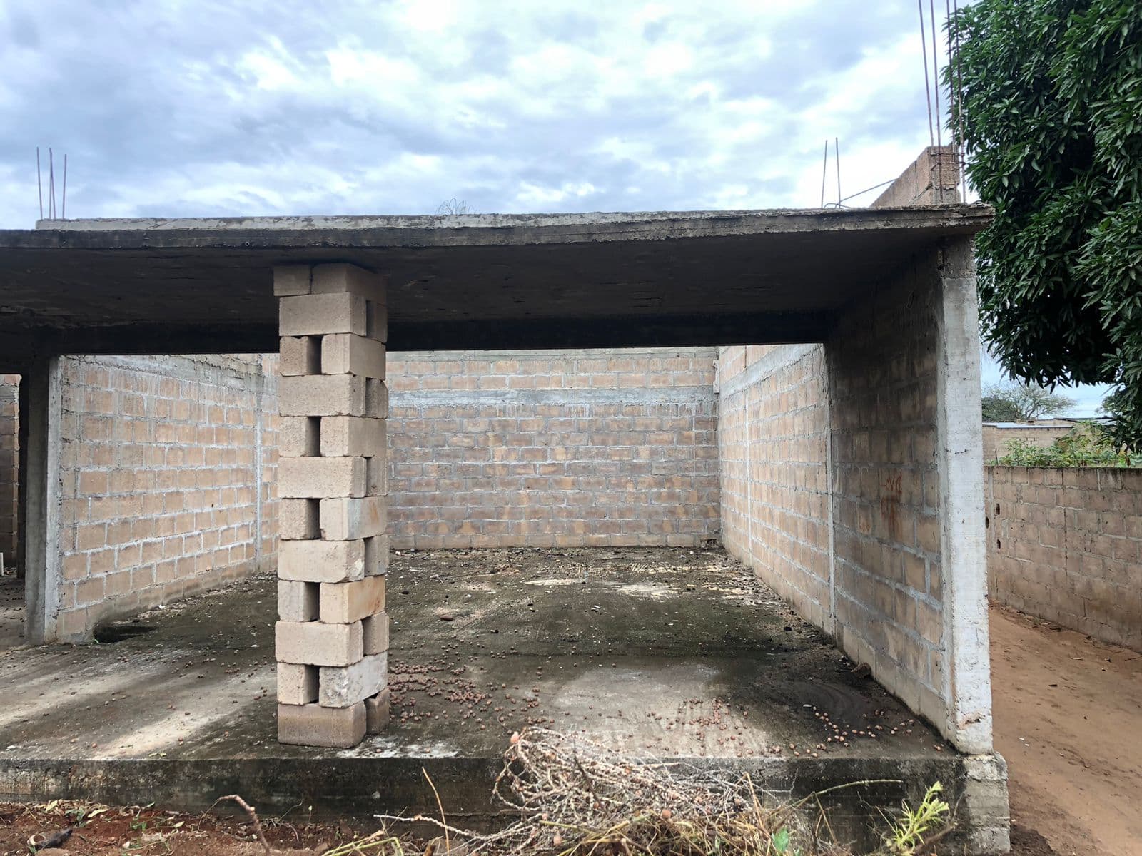 Casa T3 inacabada em terreno de 800m2 — imagen 13
