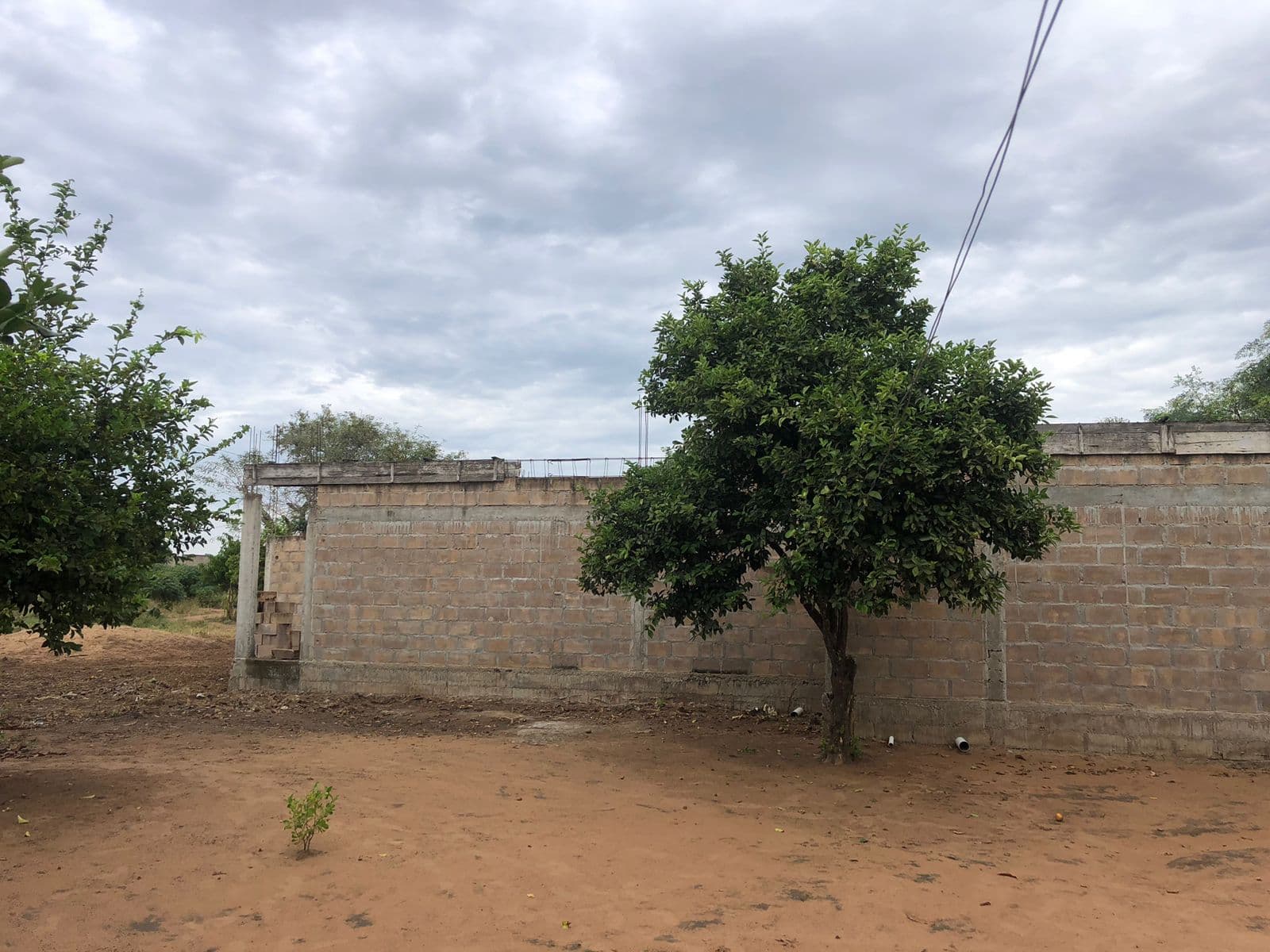 Casa T3 inacabada em terreno de 800m2 — imagen 4