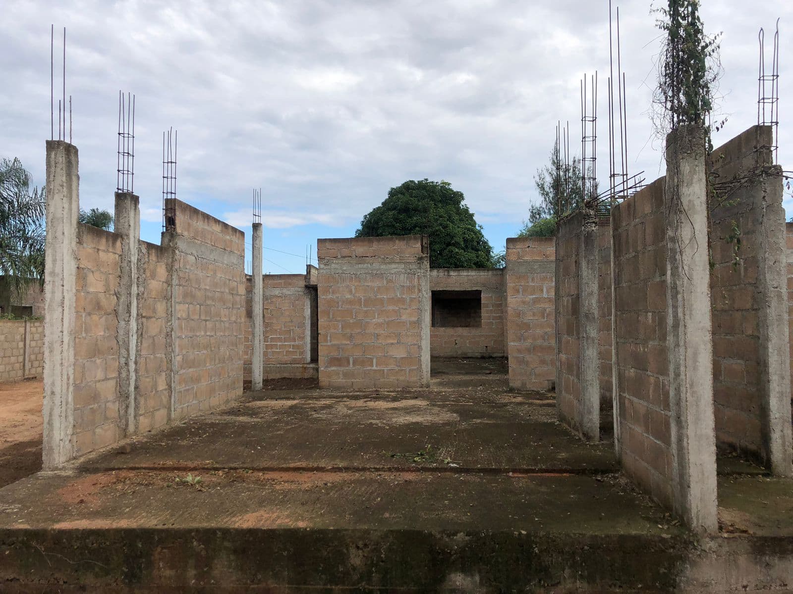 Casa T3 inacabada em terreno de 800m2 — imagen 10