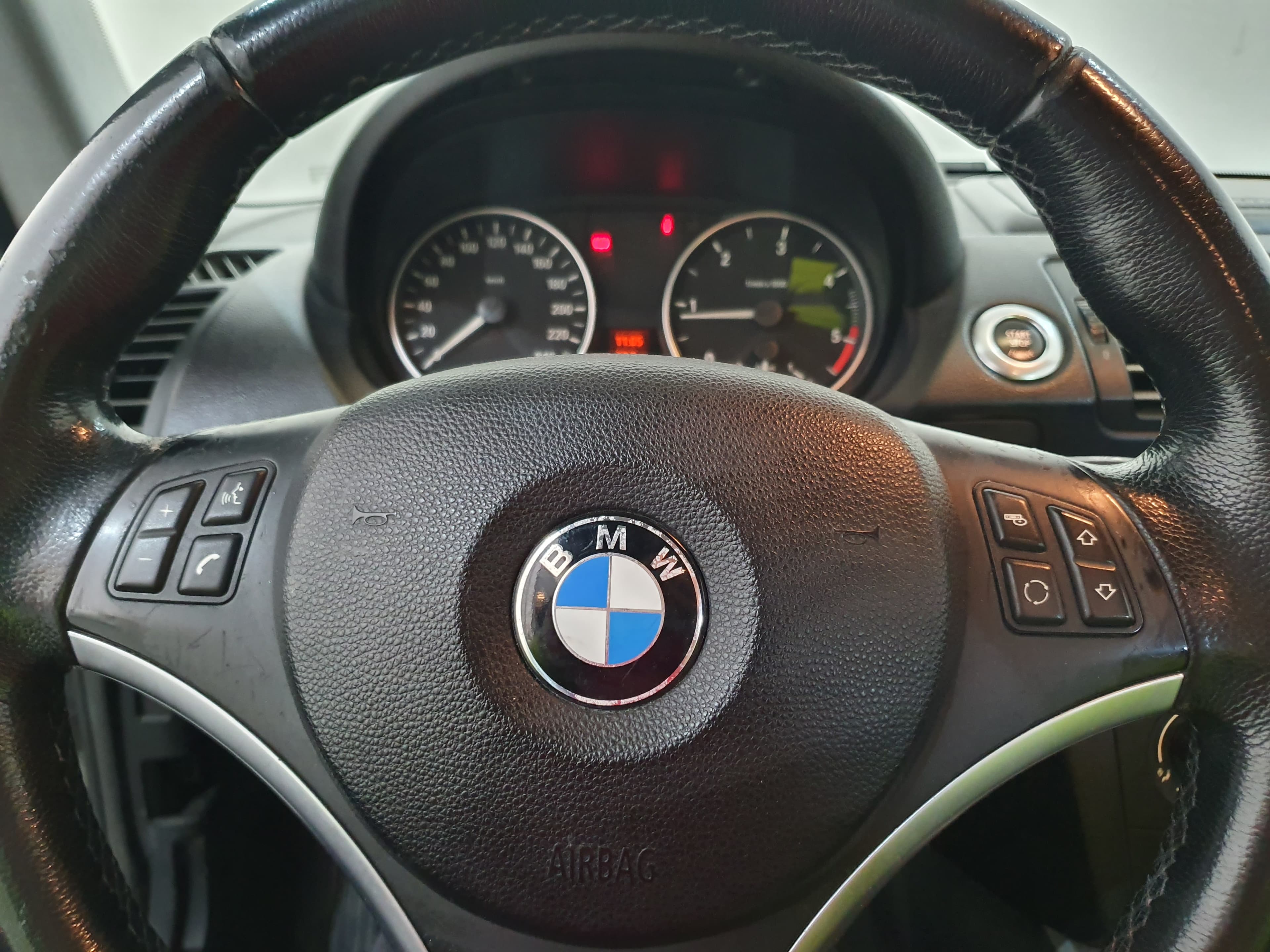BMW 118 D · Ano 2007 — imagem 36