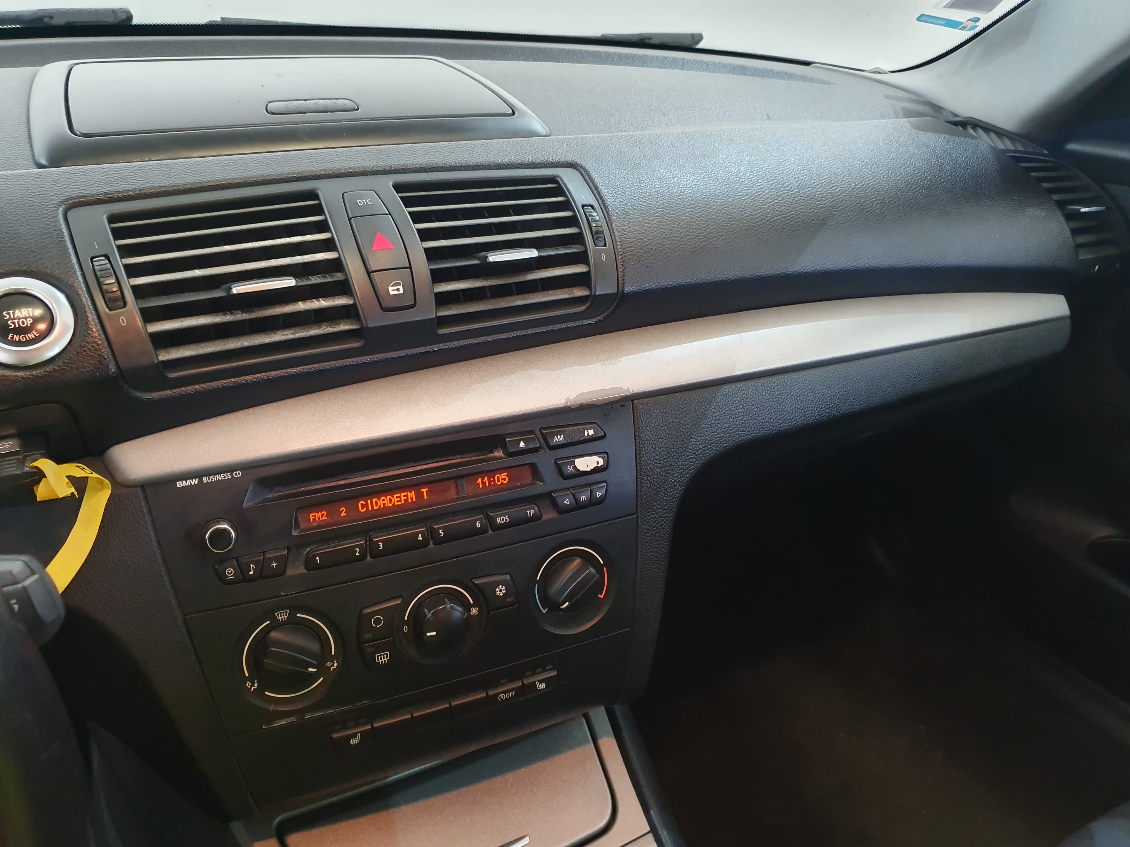 BMW 118 D · Ano 2007 — imagem 32