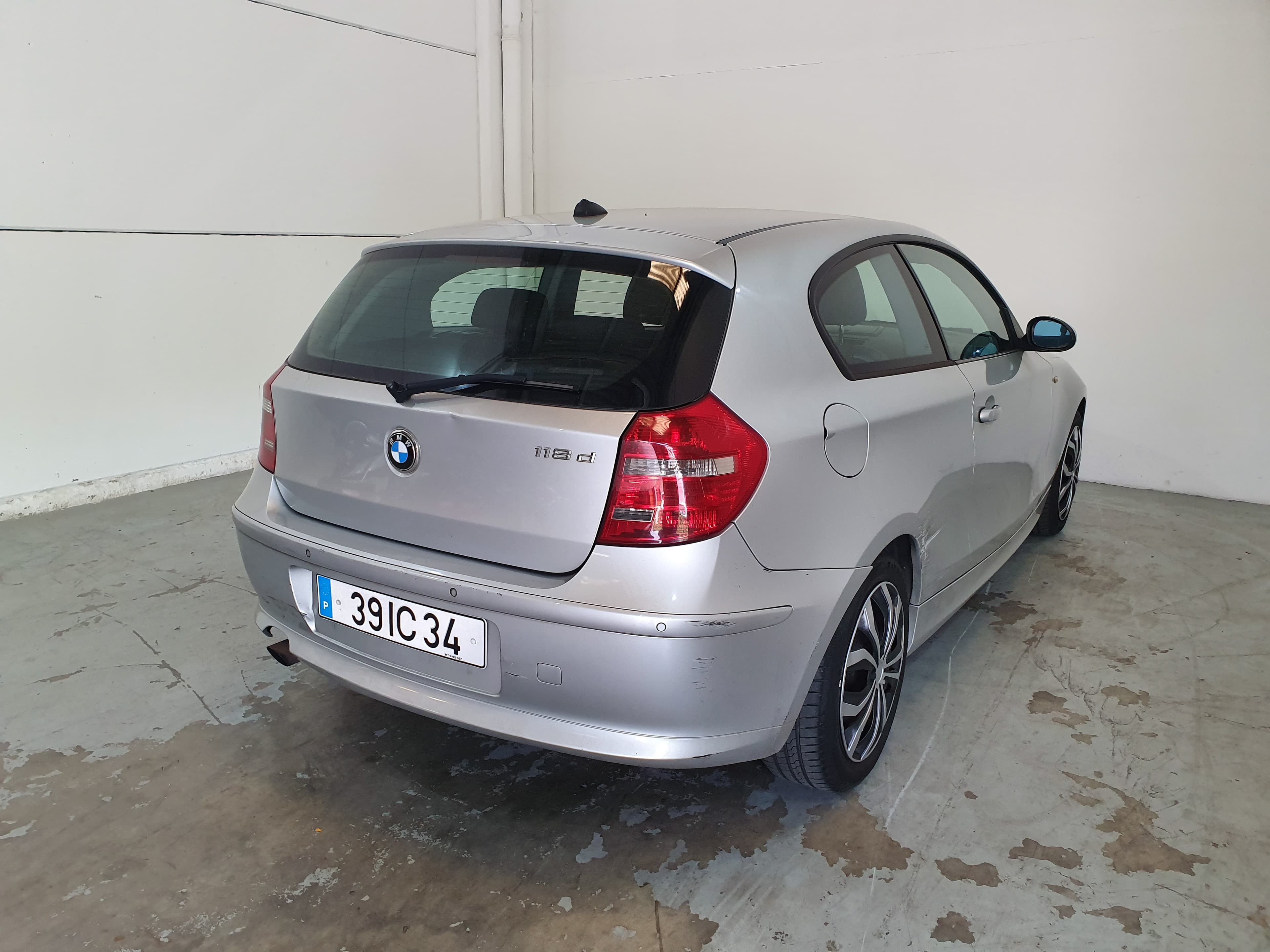 BMW 118 D · Ano 2007 — imagem 4