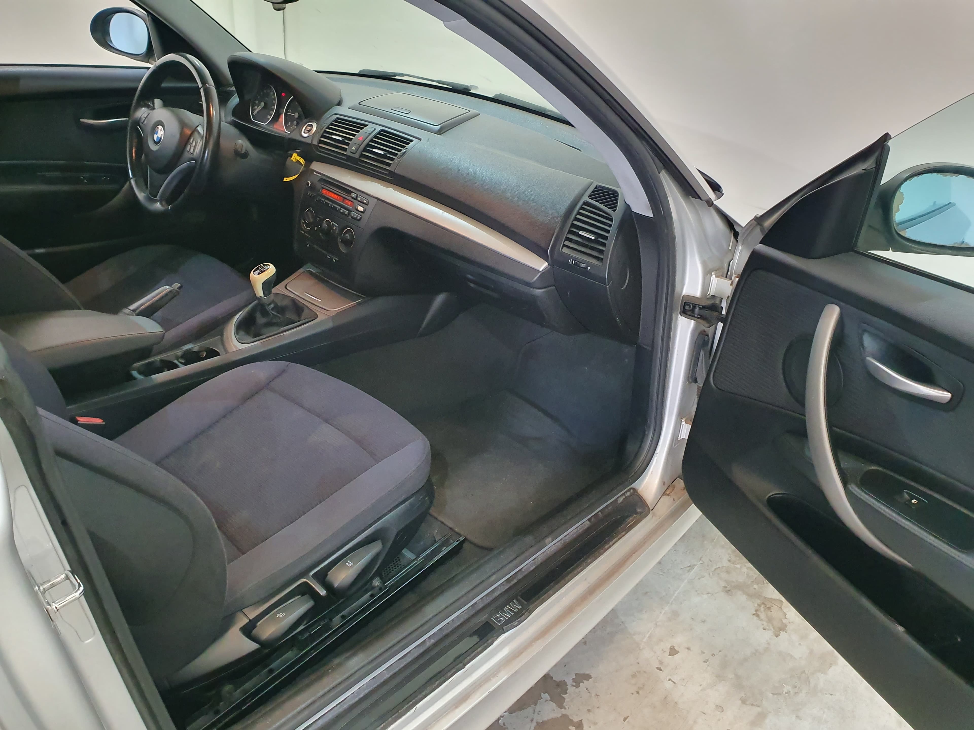 BMW 118 D · Ano 2007 — imagem 22