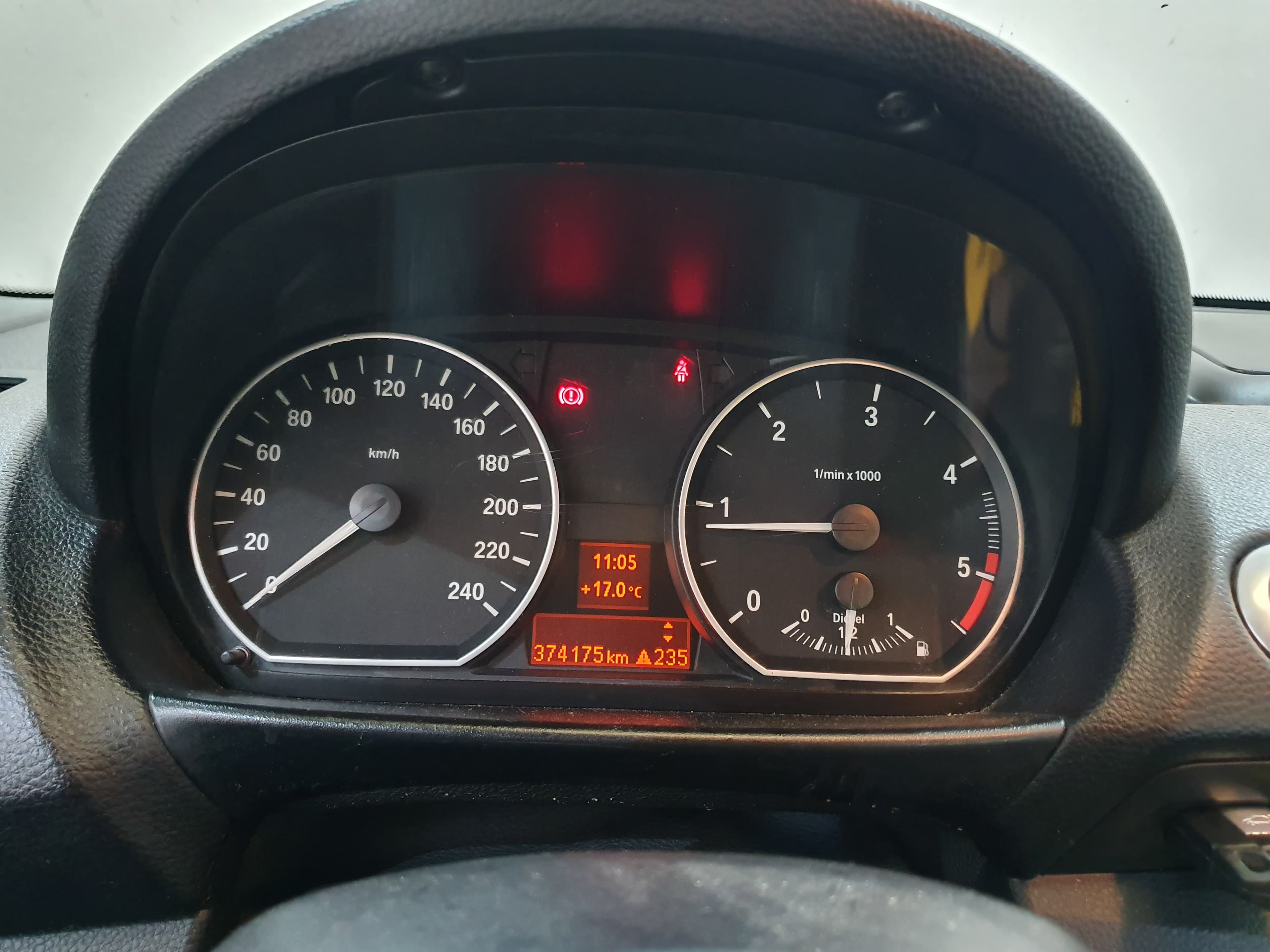 BMW 118 D · Ano 2007 — imagem 40