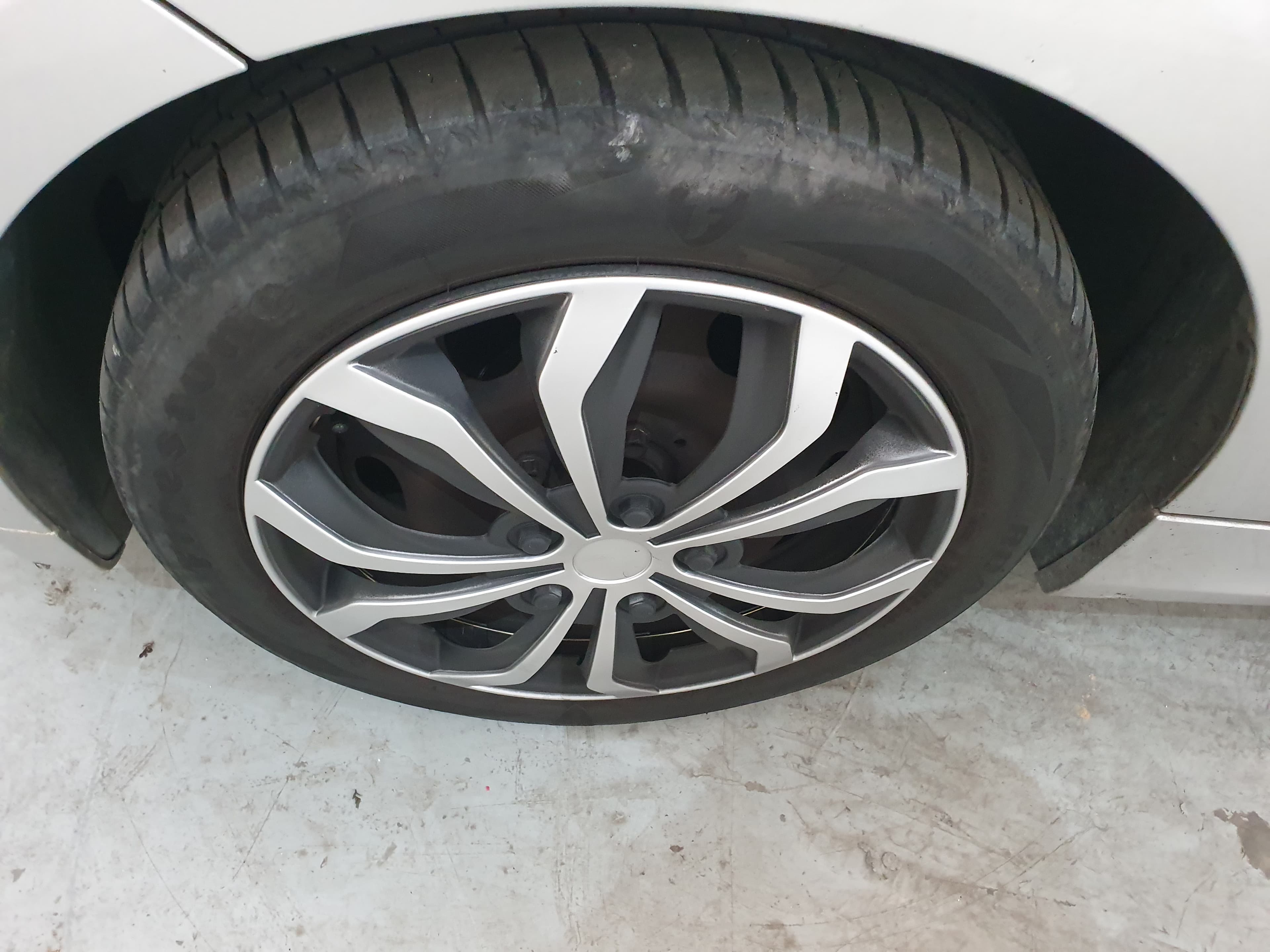 BMW 118 D · Ano 2007 — imagem 15