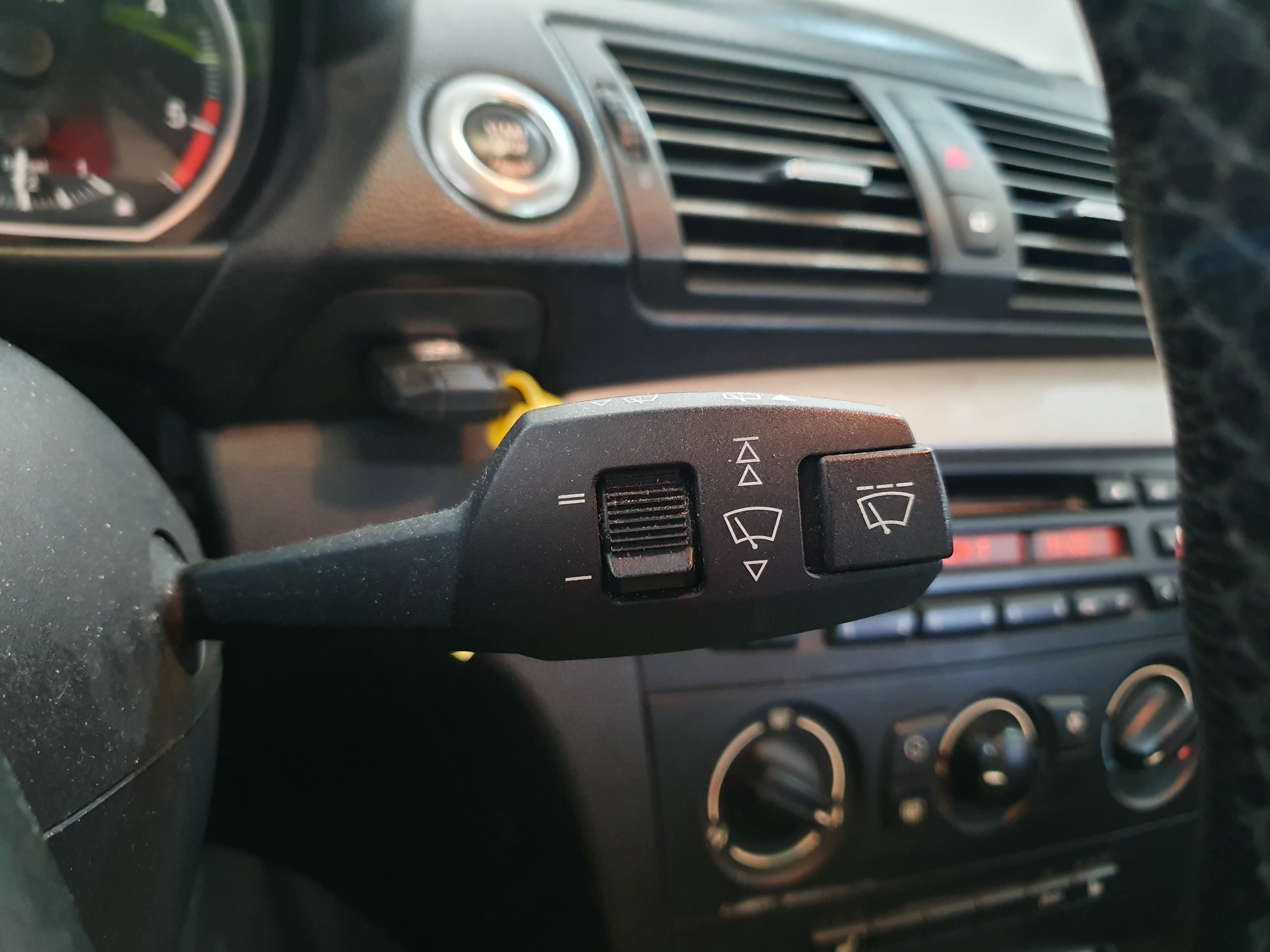 BMW 118 D · Ano 2007 — imagem 37