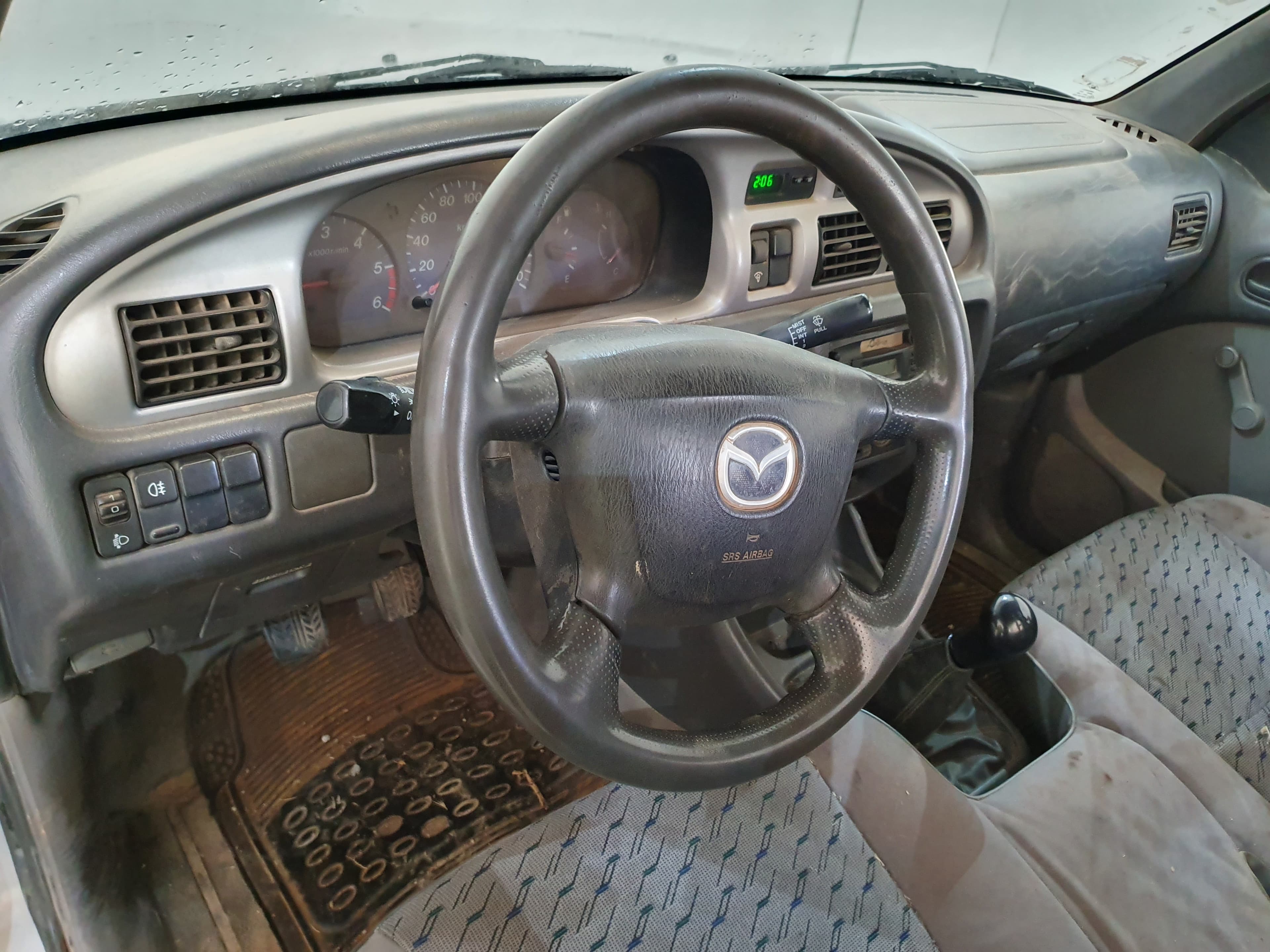 Mazda Pick Up · Ano 2003 — imagem 25