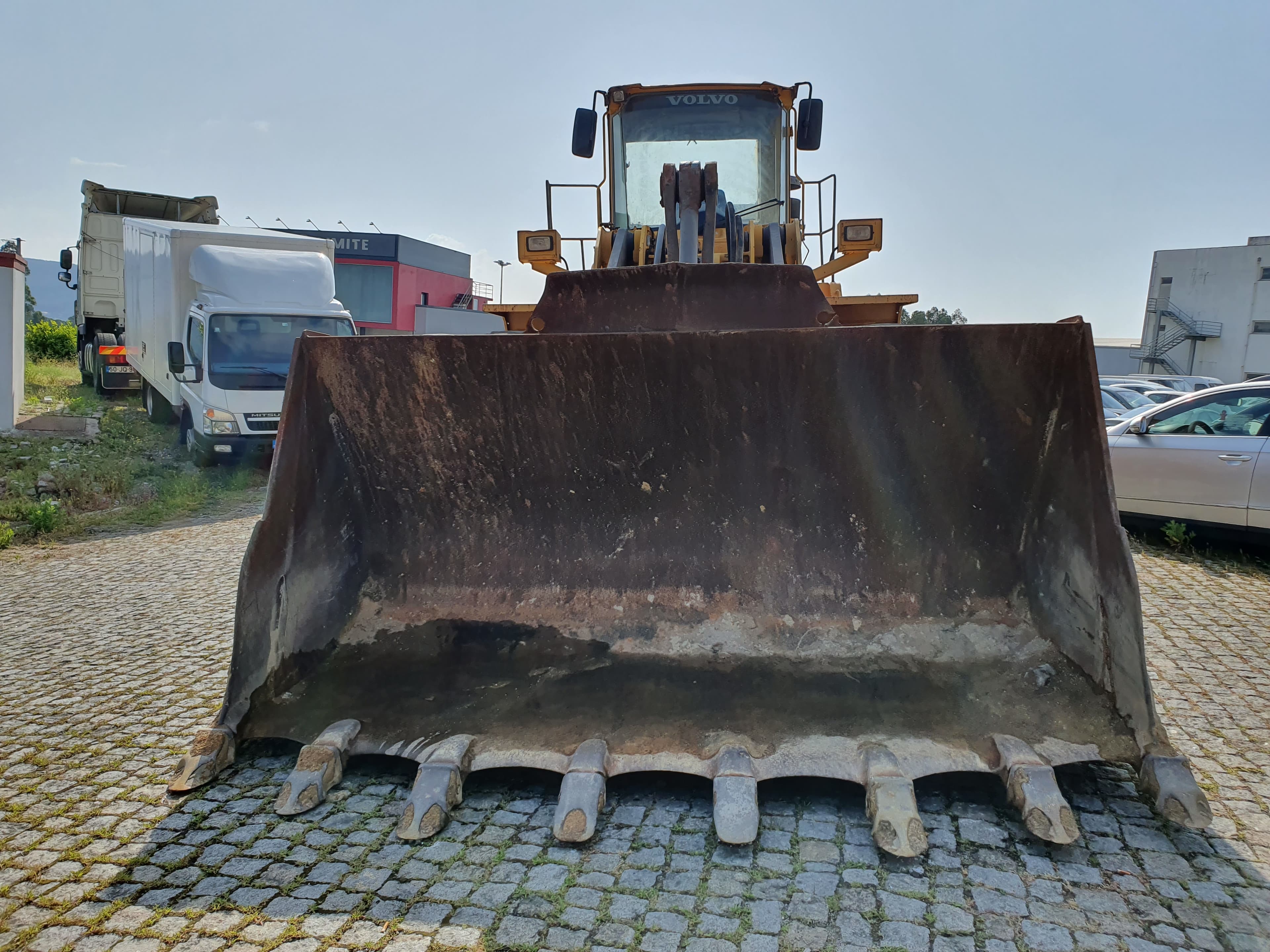 Pá Carregadora Volvo L 180 E · Ano 2004 — imagem 2