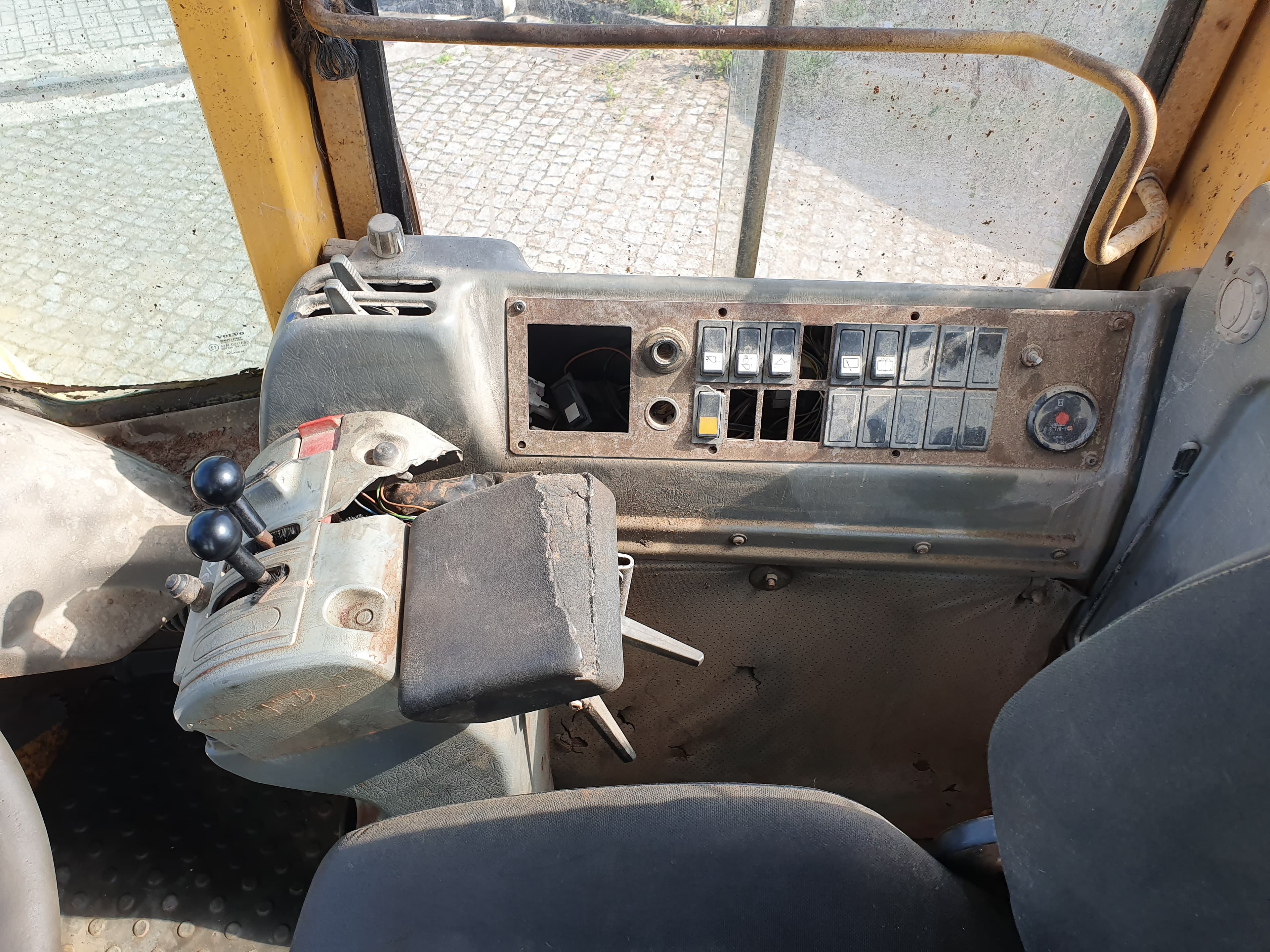 Pá Carregadora Volvo L 180 E · Ano 2004 — imagem 11