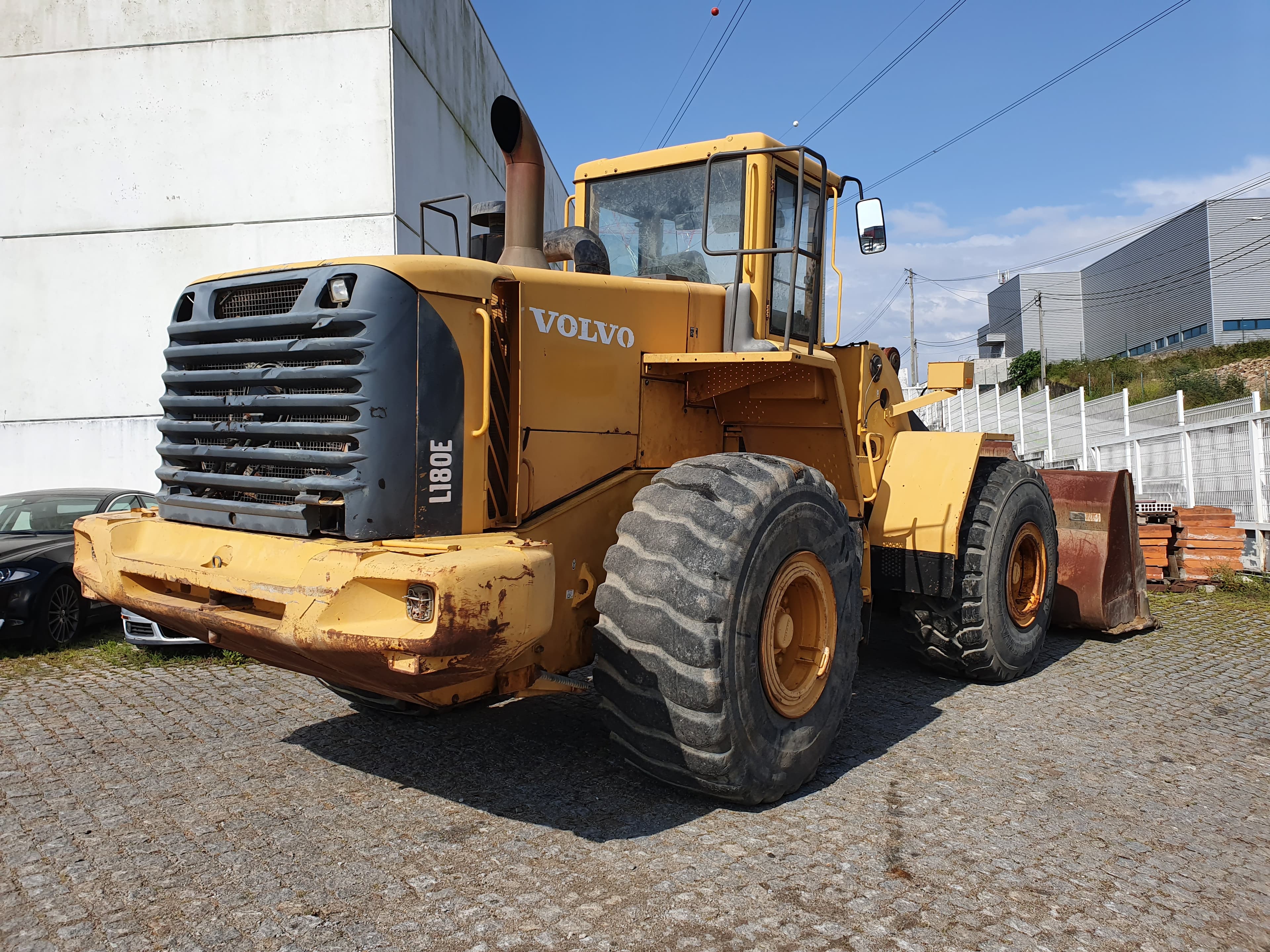 Pá Carregadora Volvo L 180 E · Ano 2004 — imagem 5