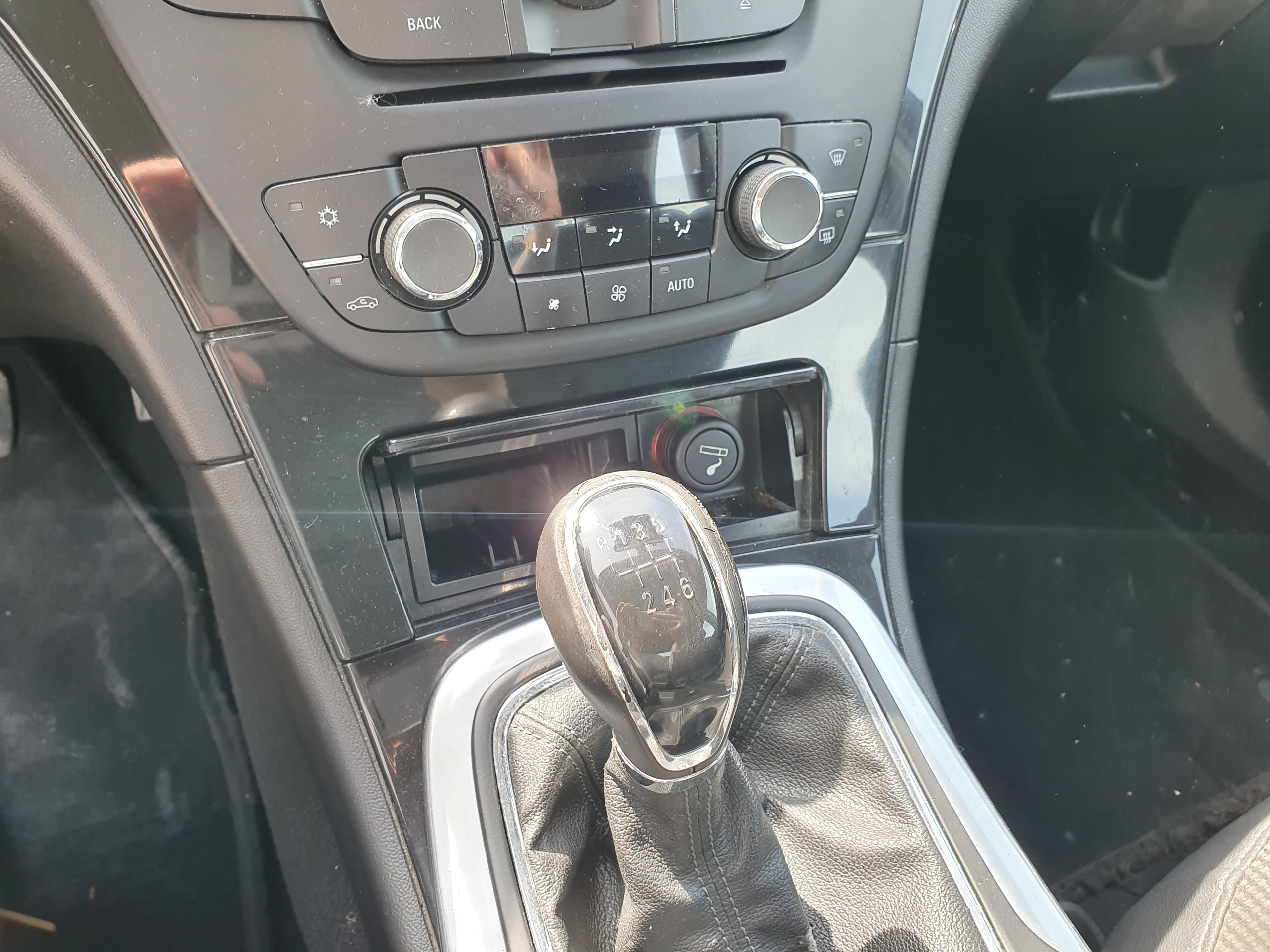 Opel Insígnia 2.0 CDTI · Ano 2010 — image 36