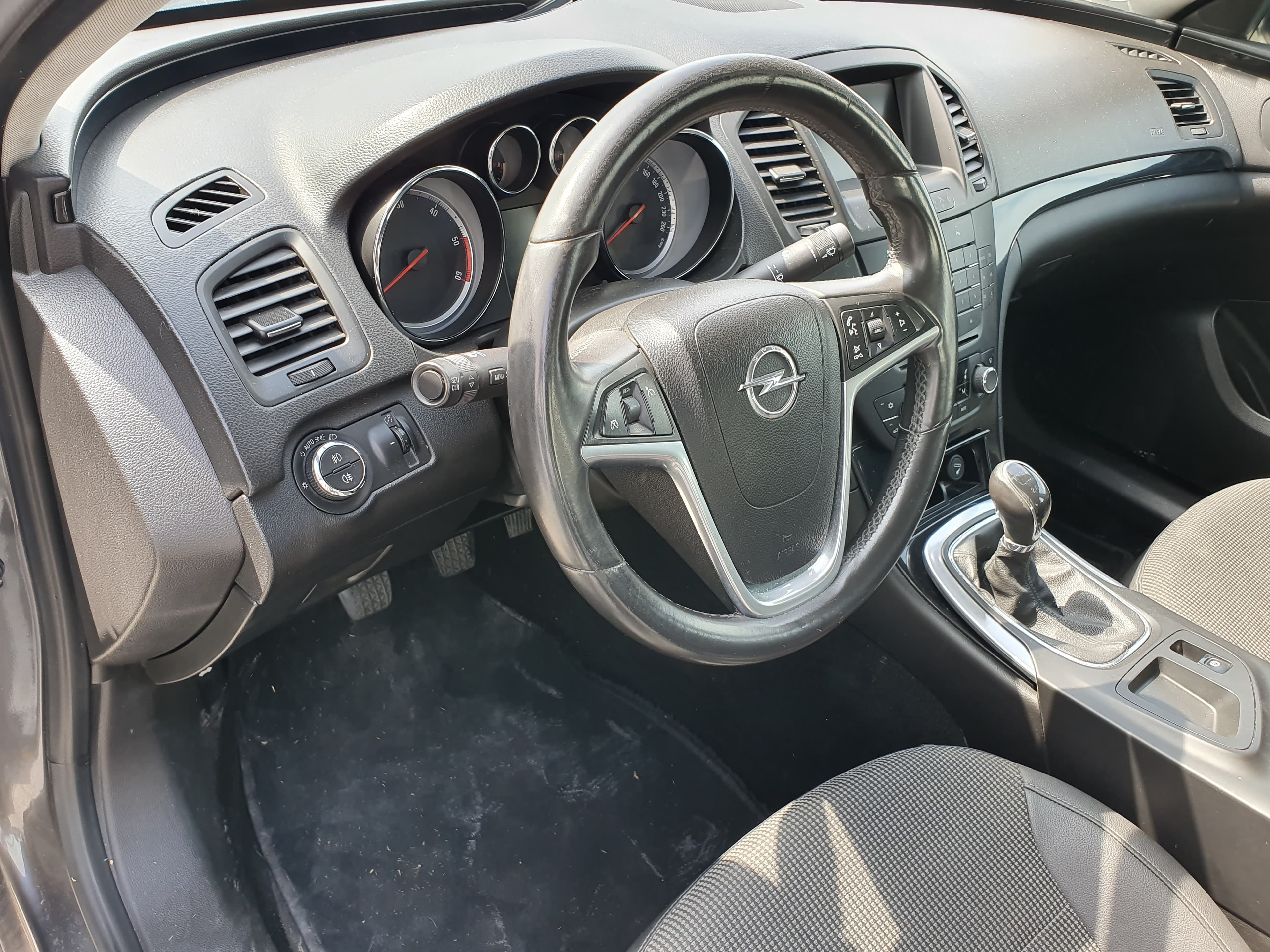 Opel Insígnia 2.0 CDTI · Ano 2010 — image 32