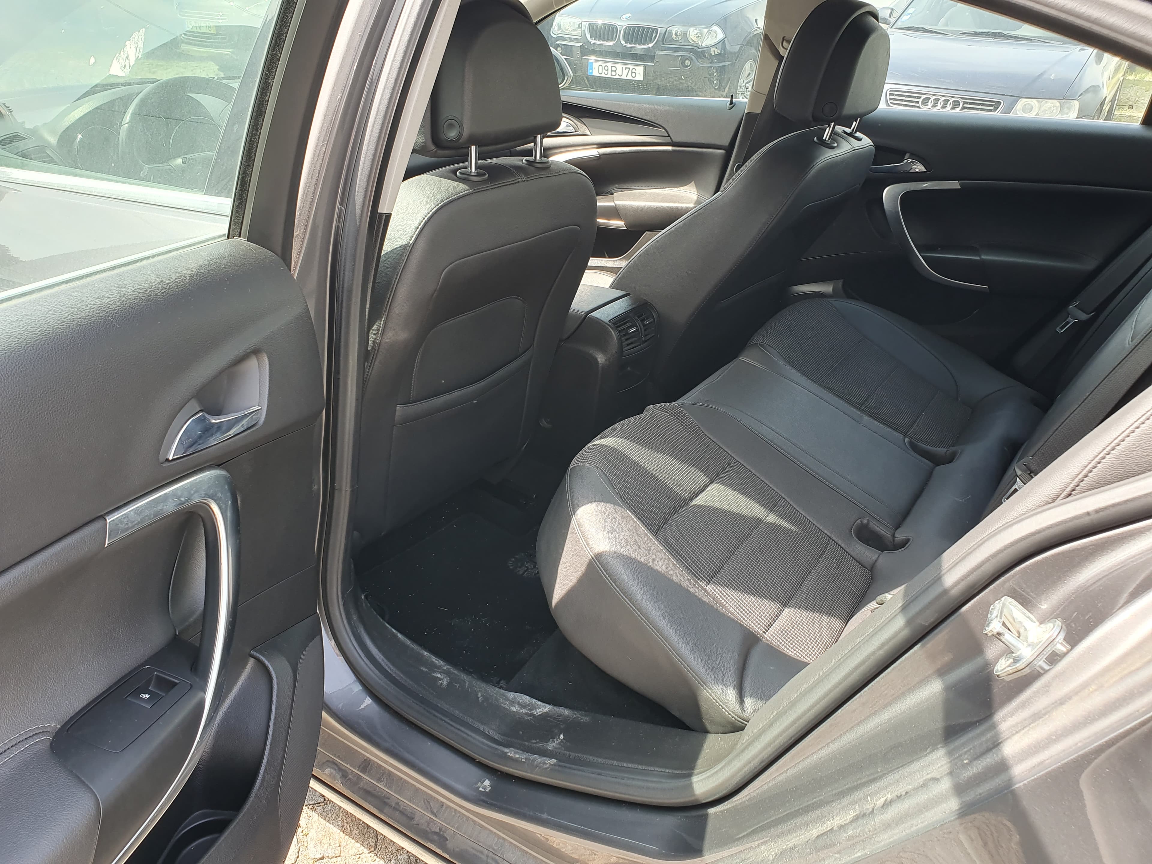 Opel Insígnia 2.0 CDTI · Ano 2010 — image 28