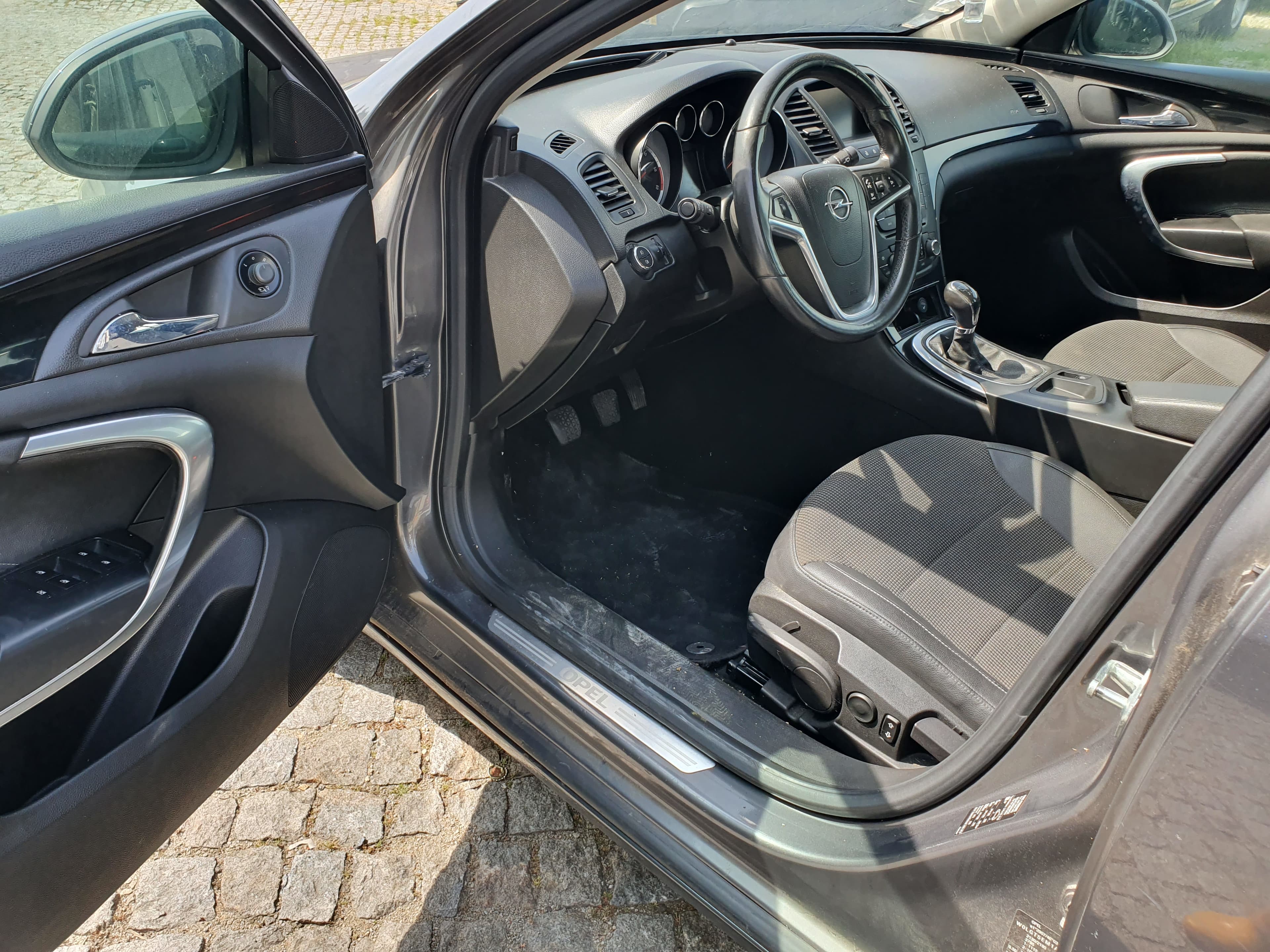 Opel Insígnia 2.0 CDTI · Ano 2010 — image 19