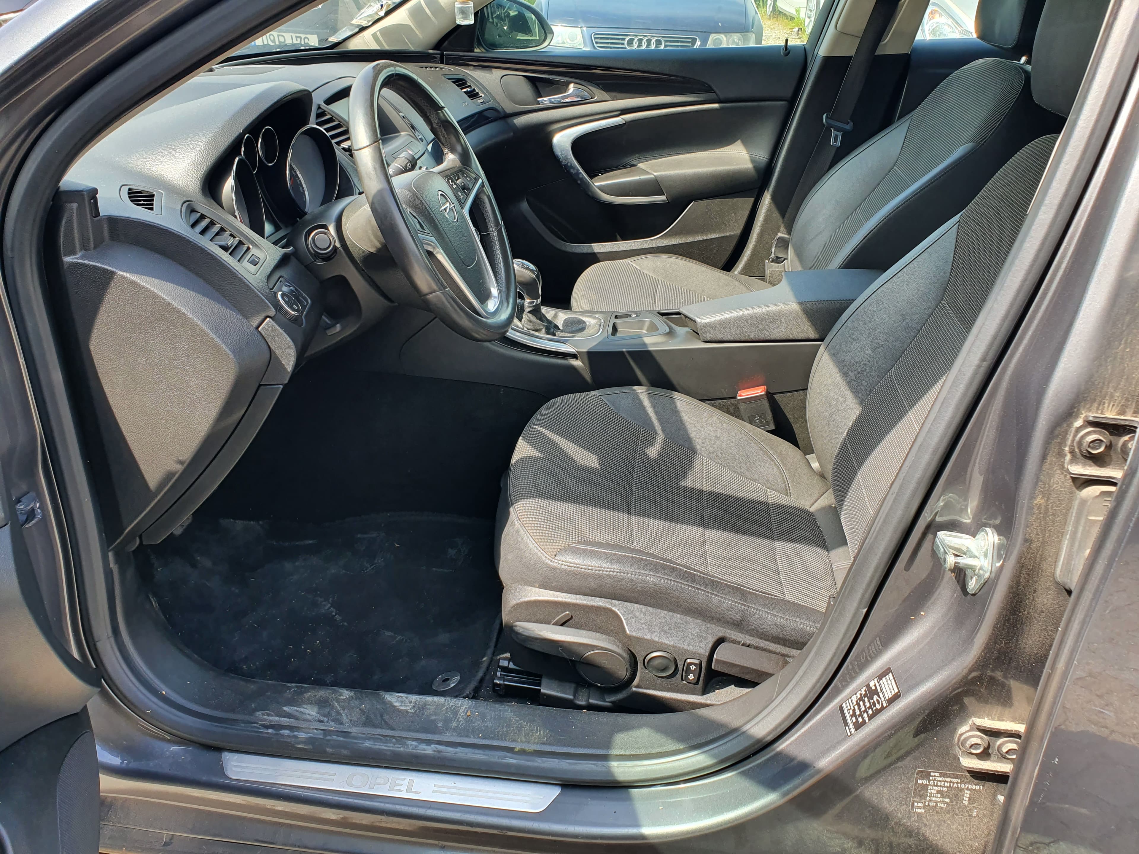 Opel Insígnia 2.0 CDTI · Ano 2010 — image 21