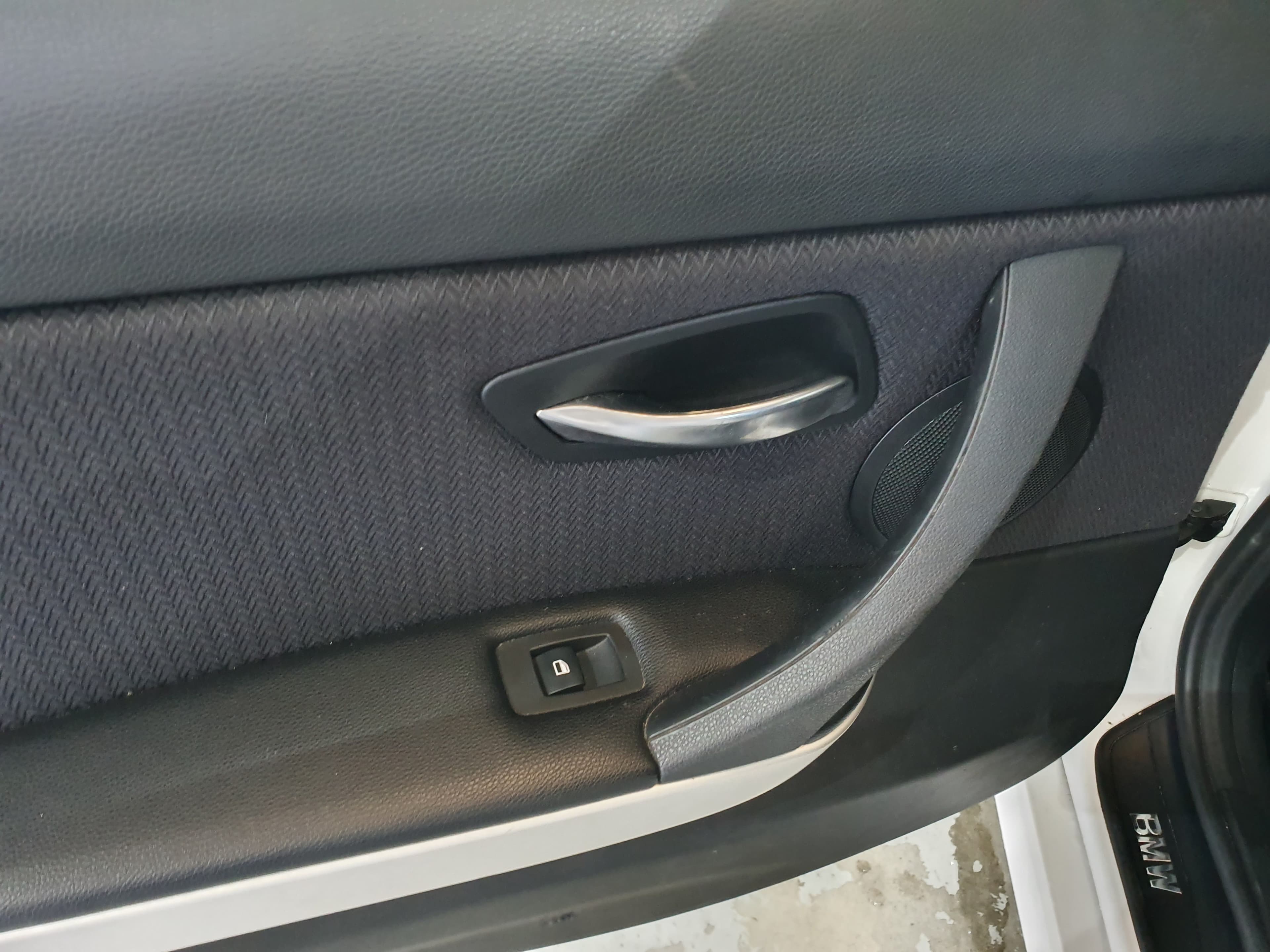 BMW 320D · Ano 2010 — imagem 28