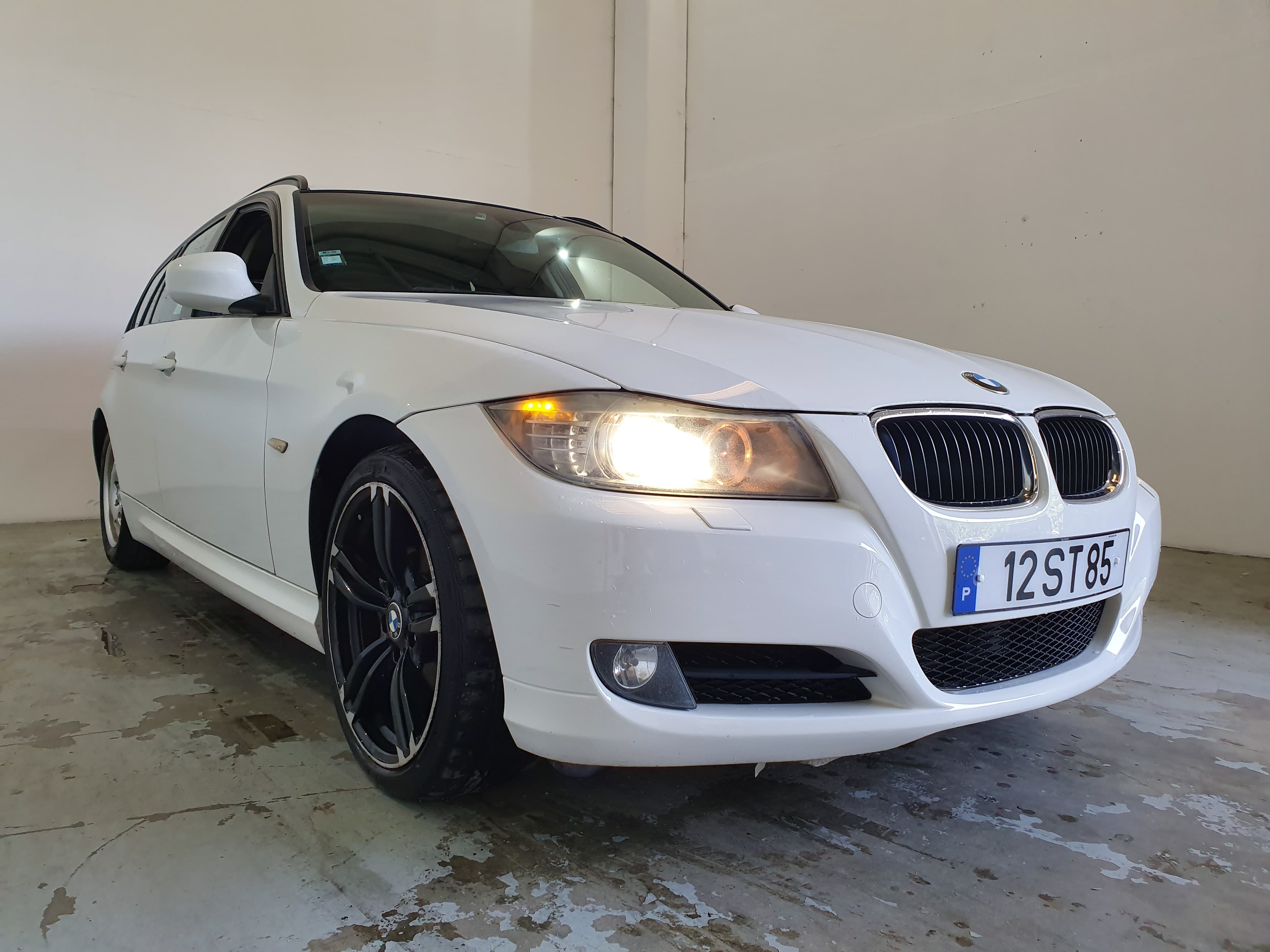 BMW 320D · Ano 2010 — imagem 3