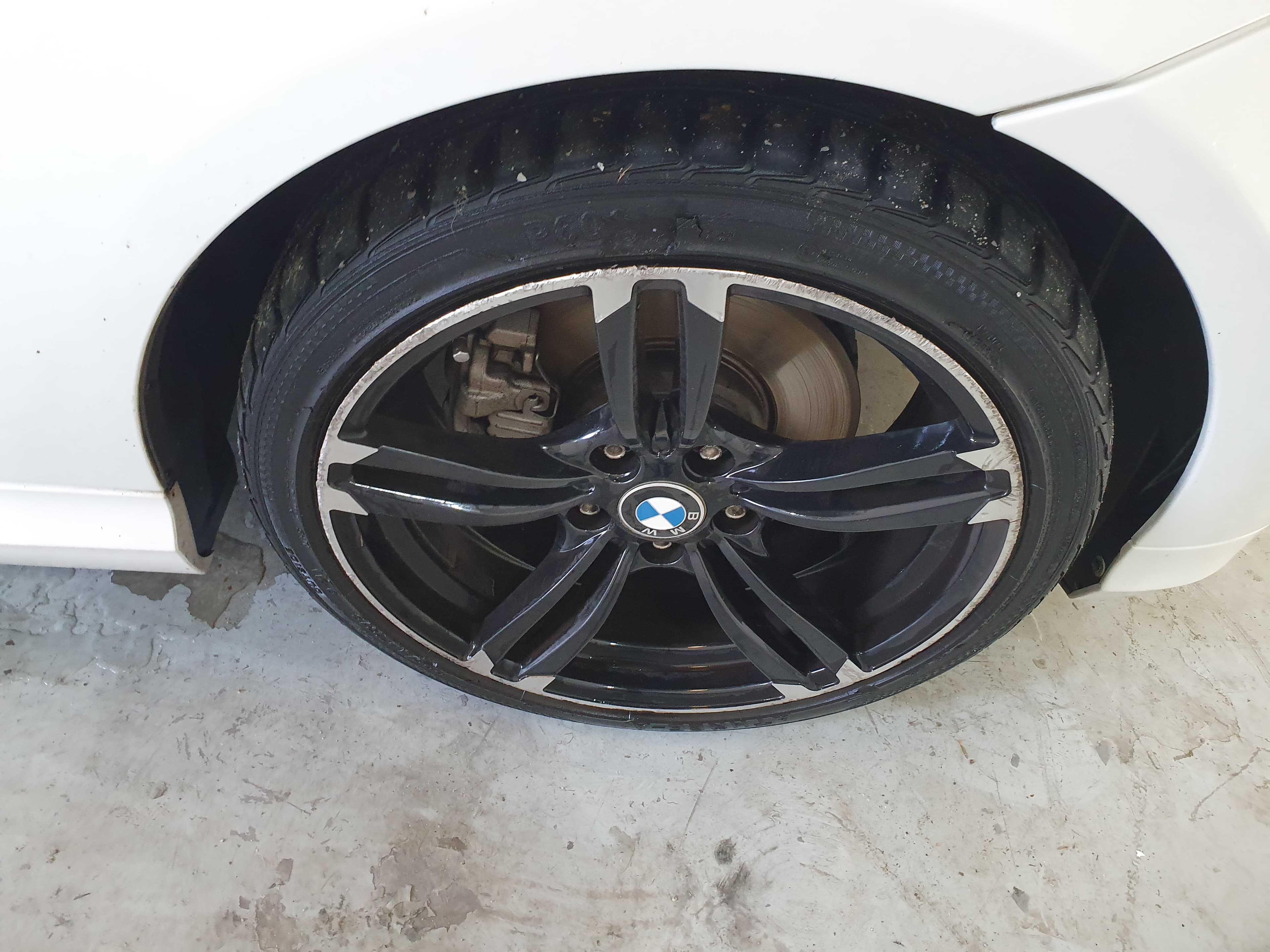 BMW 320D · Ano 2010 — imagem 16