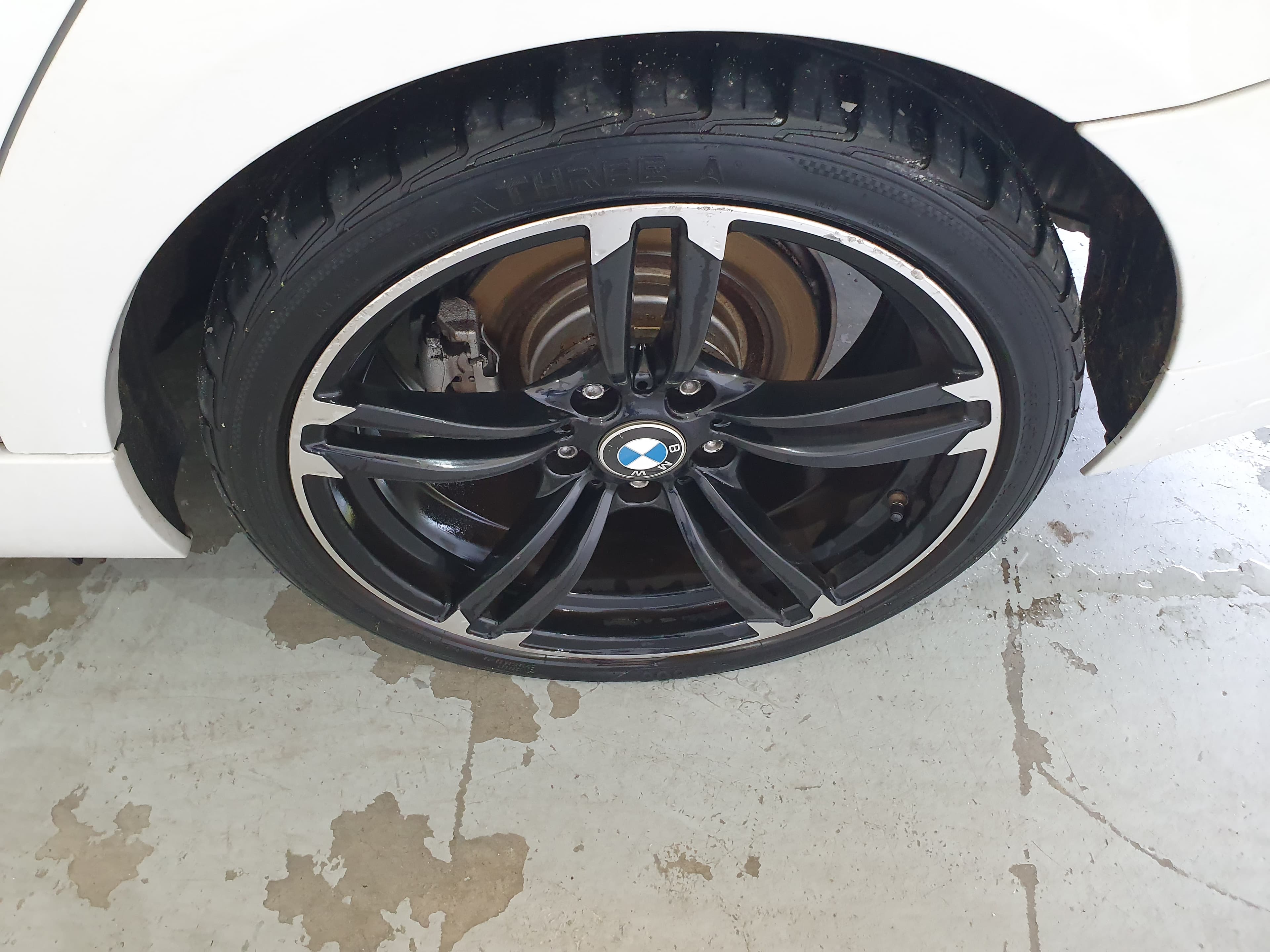 BMW 320D · Ano 2010 — imagem 14