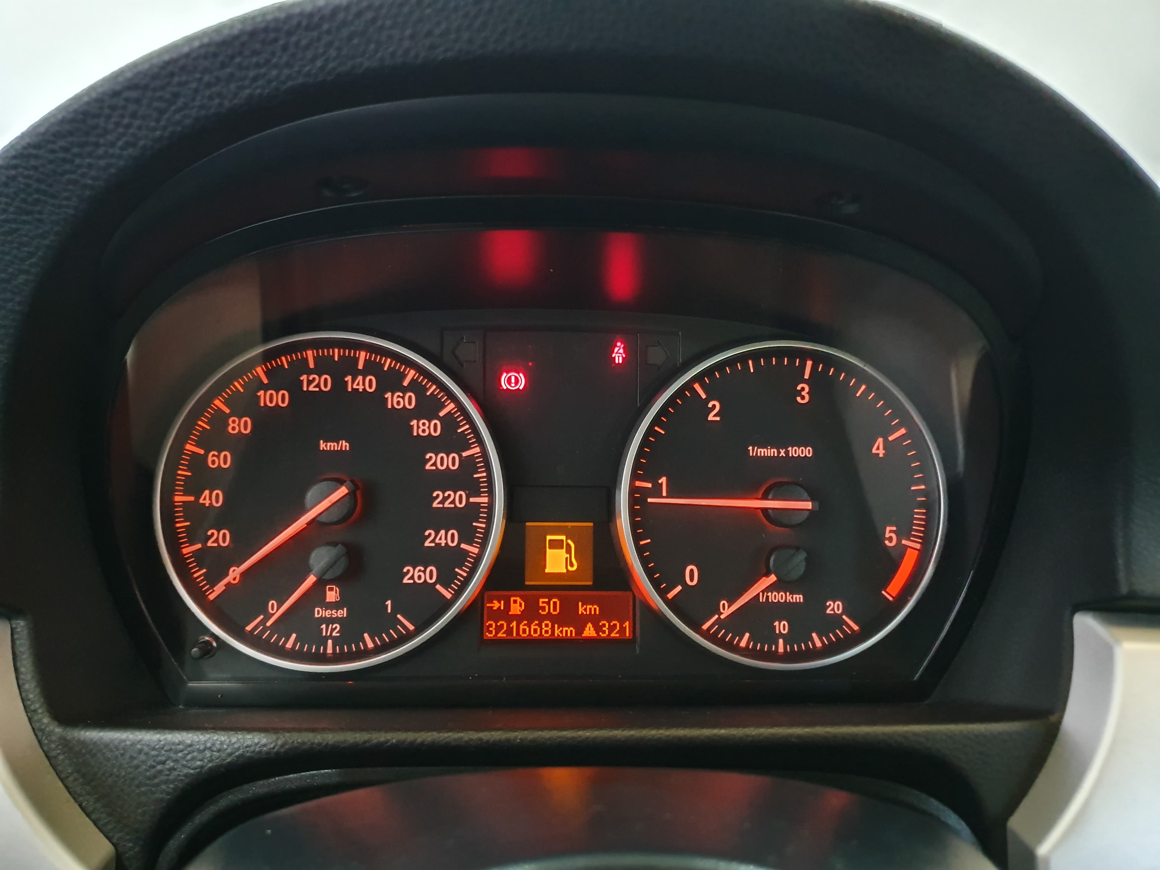 BMW 320D · Ano 2010 — imagem 39