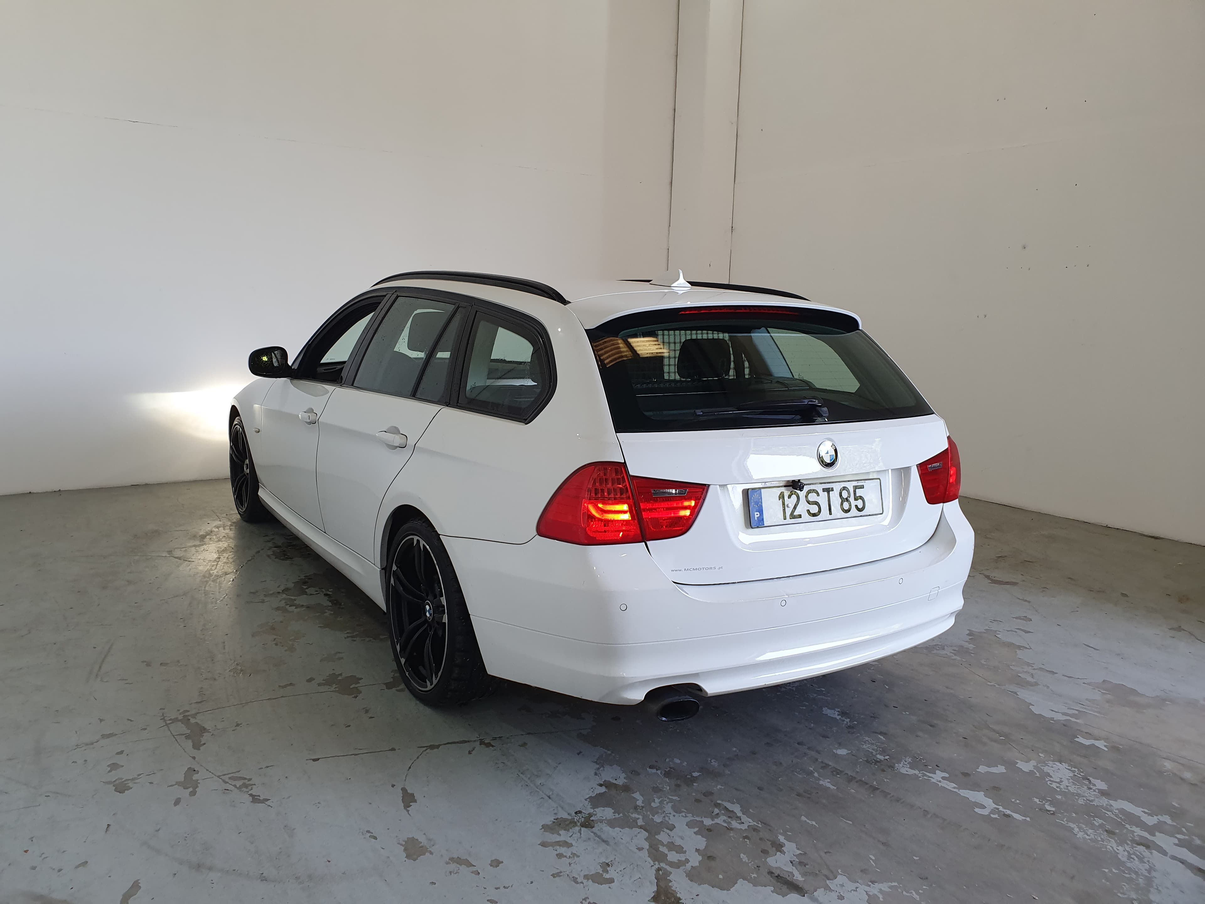 BMW 320D · Ano 2010 — imagem 5