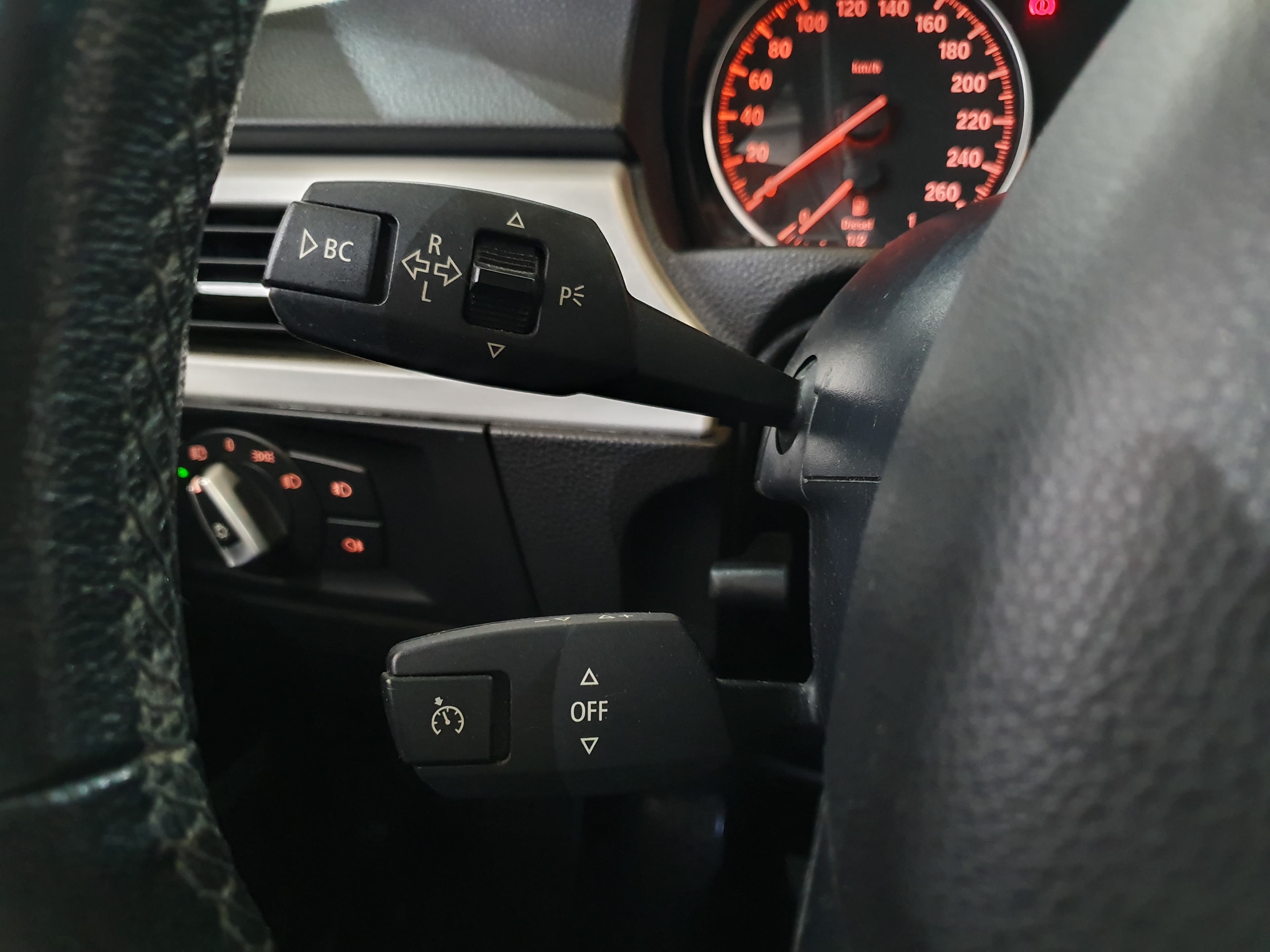 BMW 320D · Ano 2010 — imagem 42