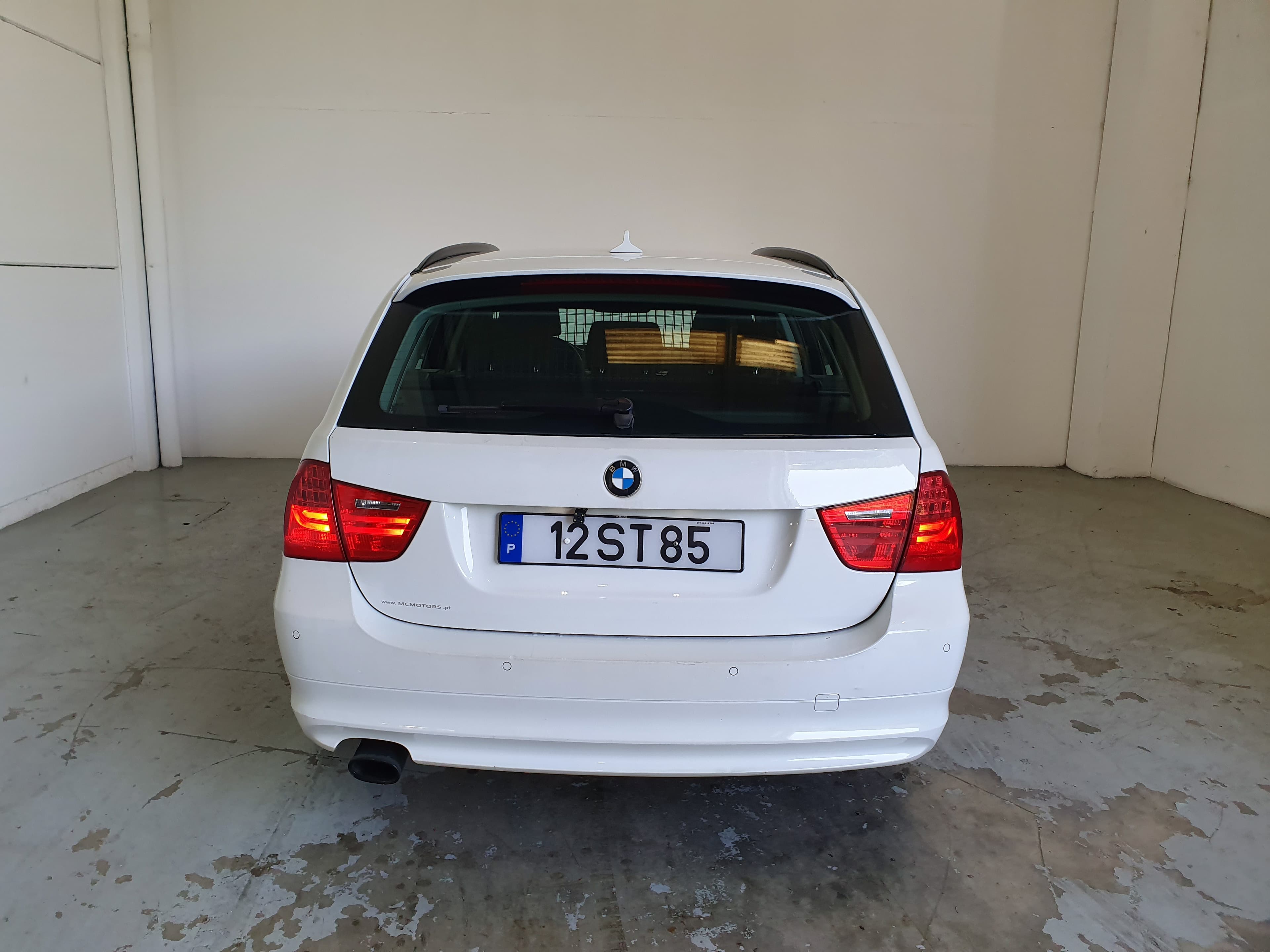 BMW 320D · Ano 2010 — imagem 6