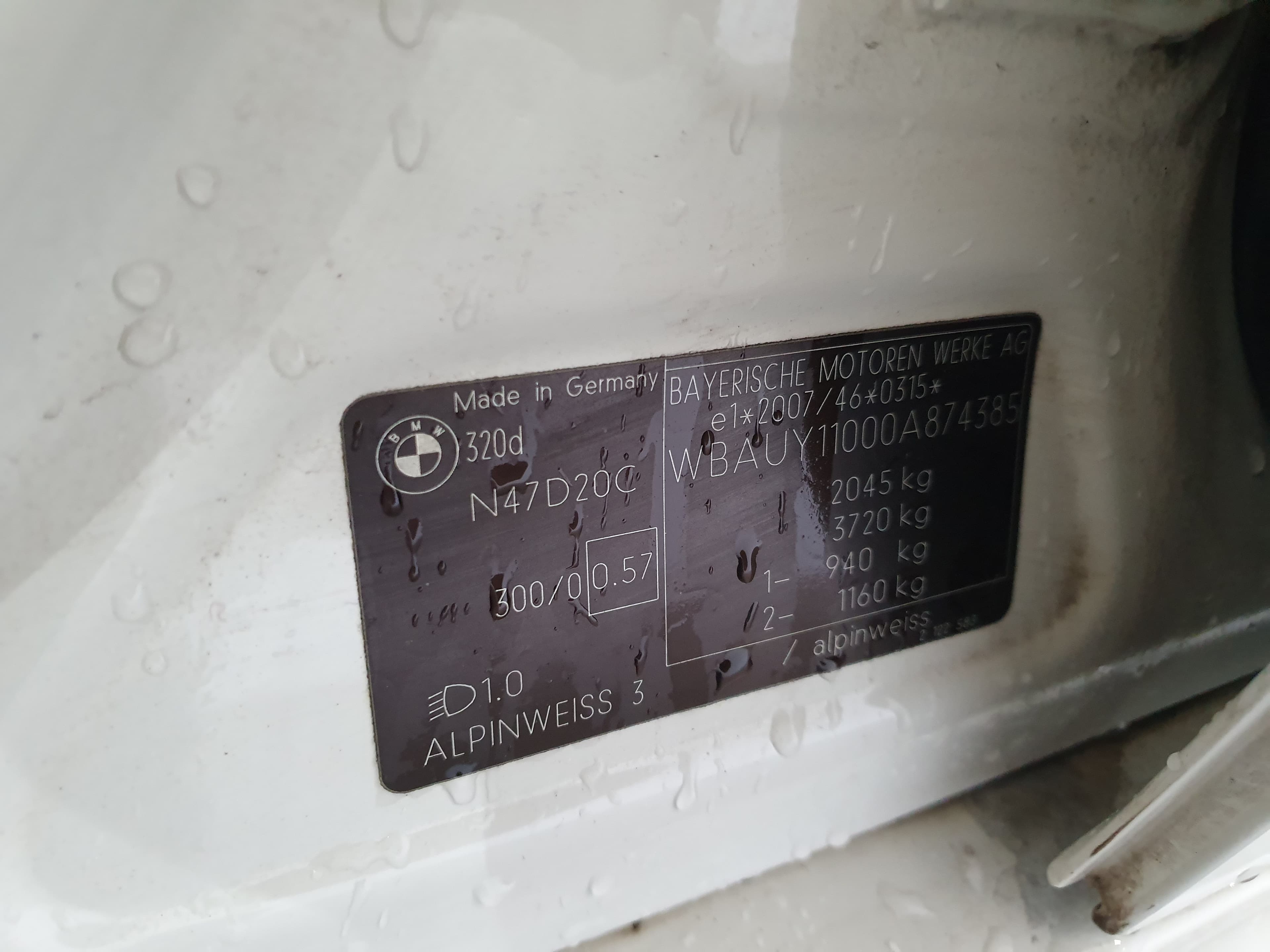 BMW 320D · Ano 2010 — imagem 18