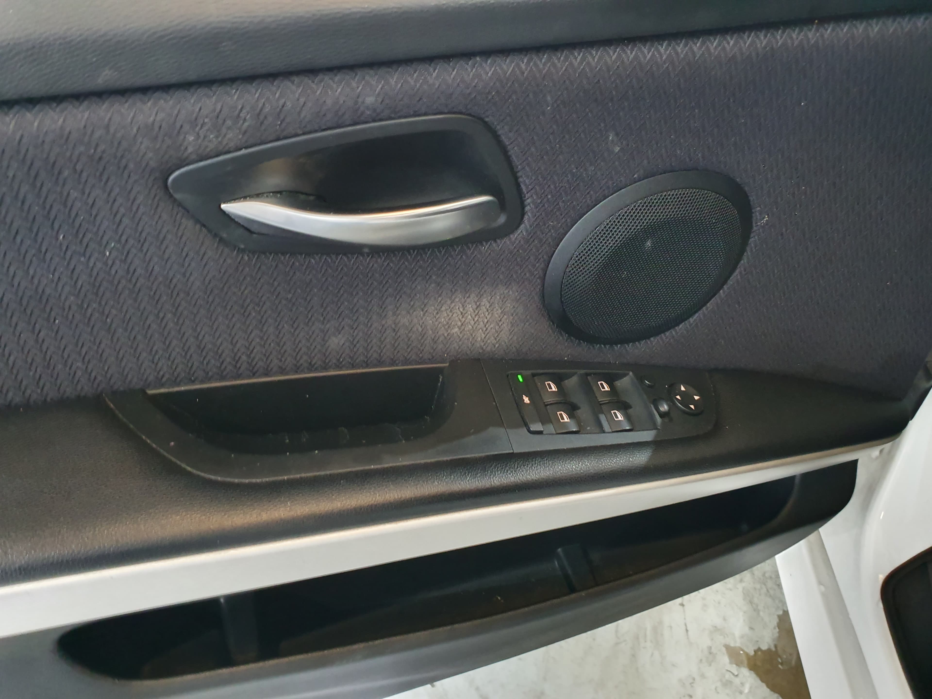 BMW 320D · Ano 2010 — imagem 30