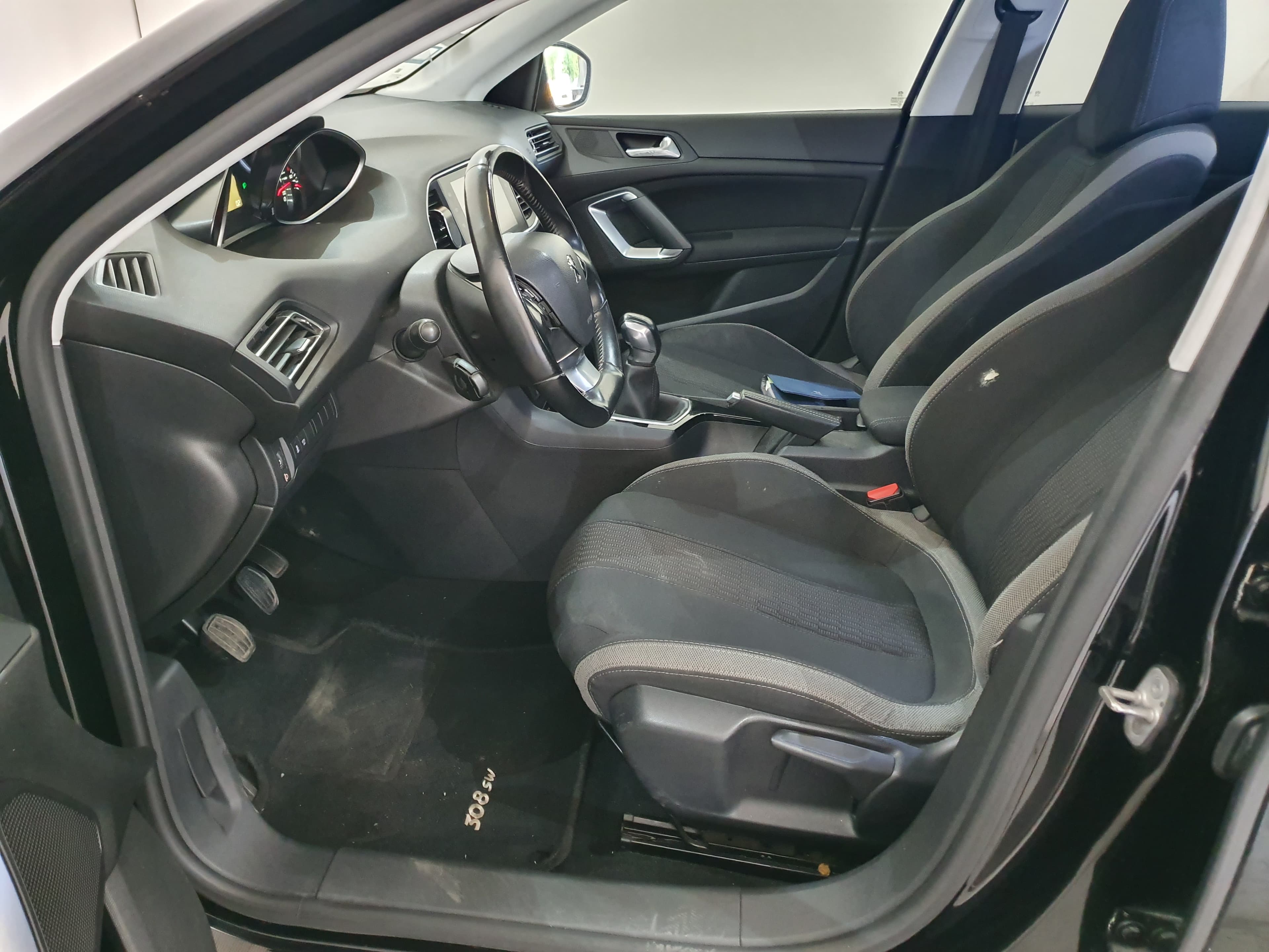 Peugeot 308 1.6 Blue HDI · Ano 2016 — imagen 37