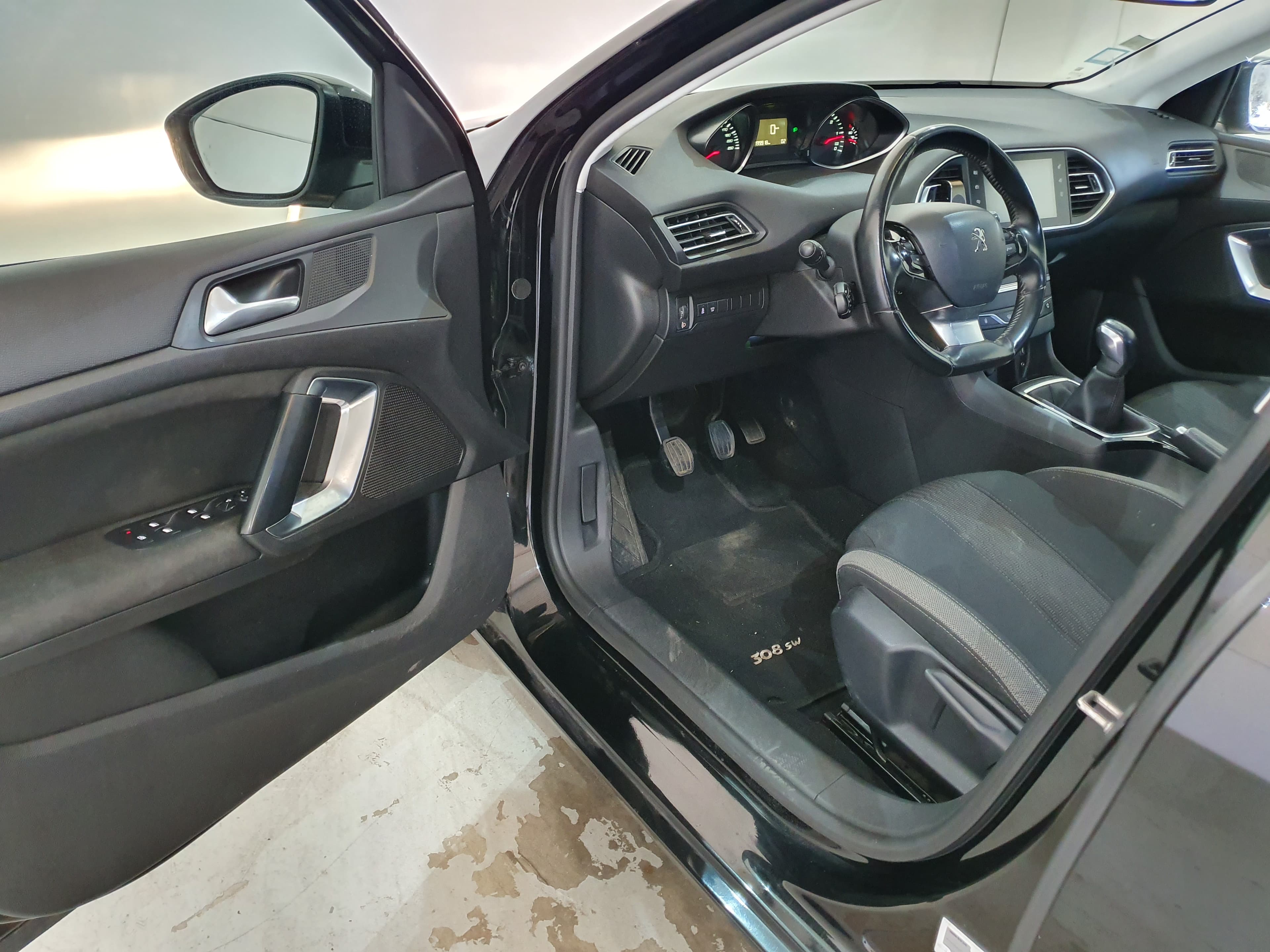 Peugeot 308 1.6 Blue HDI · Ano 2016 — imagen 28