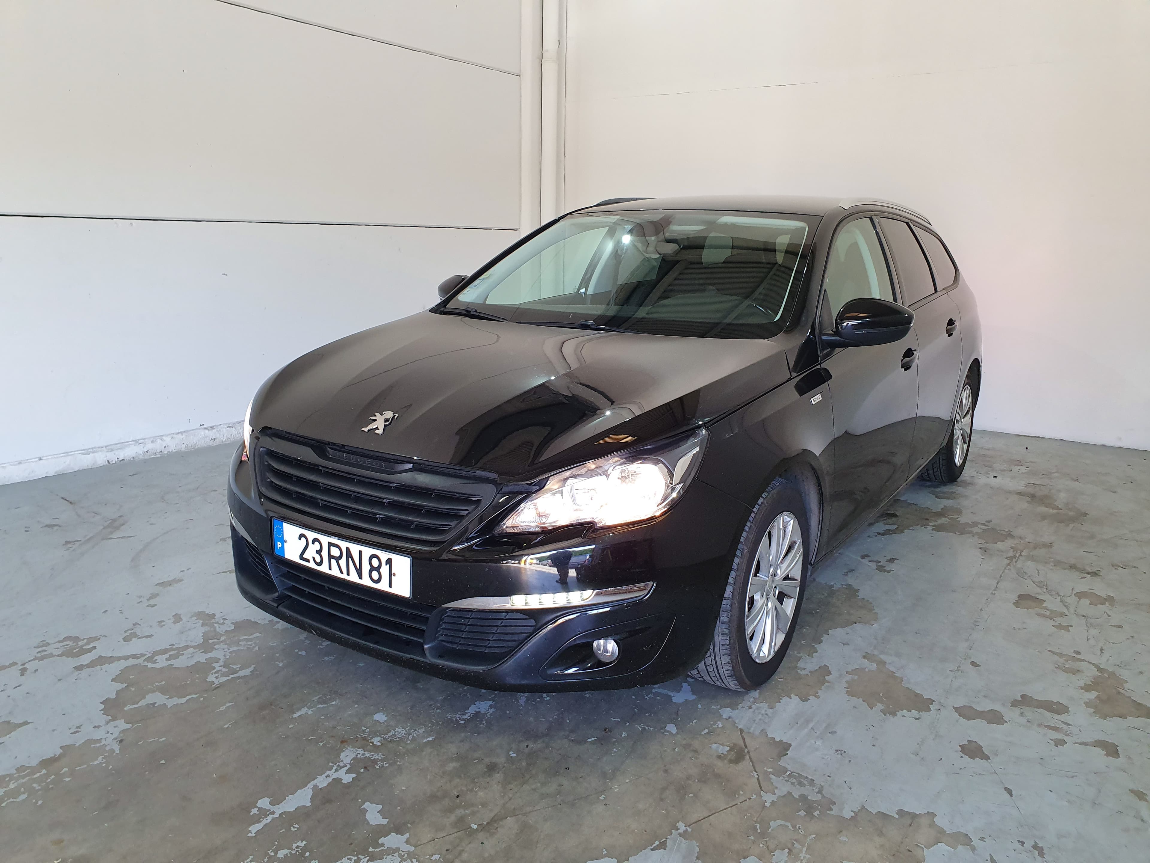 Peugeot 308 1.6 Blue HDI · Ano 2016 — imagen 1