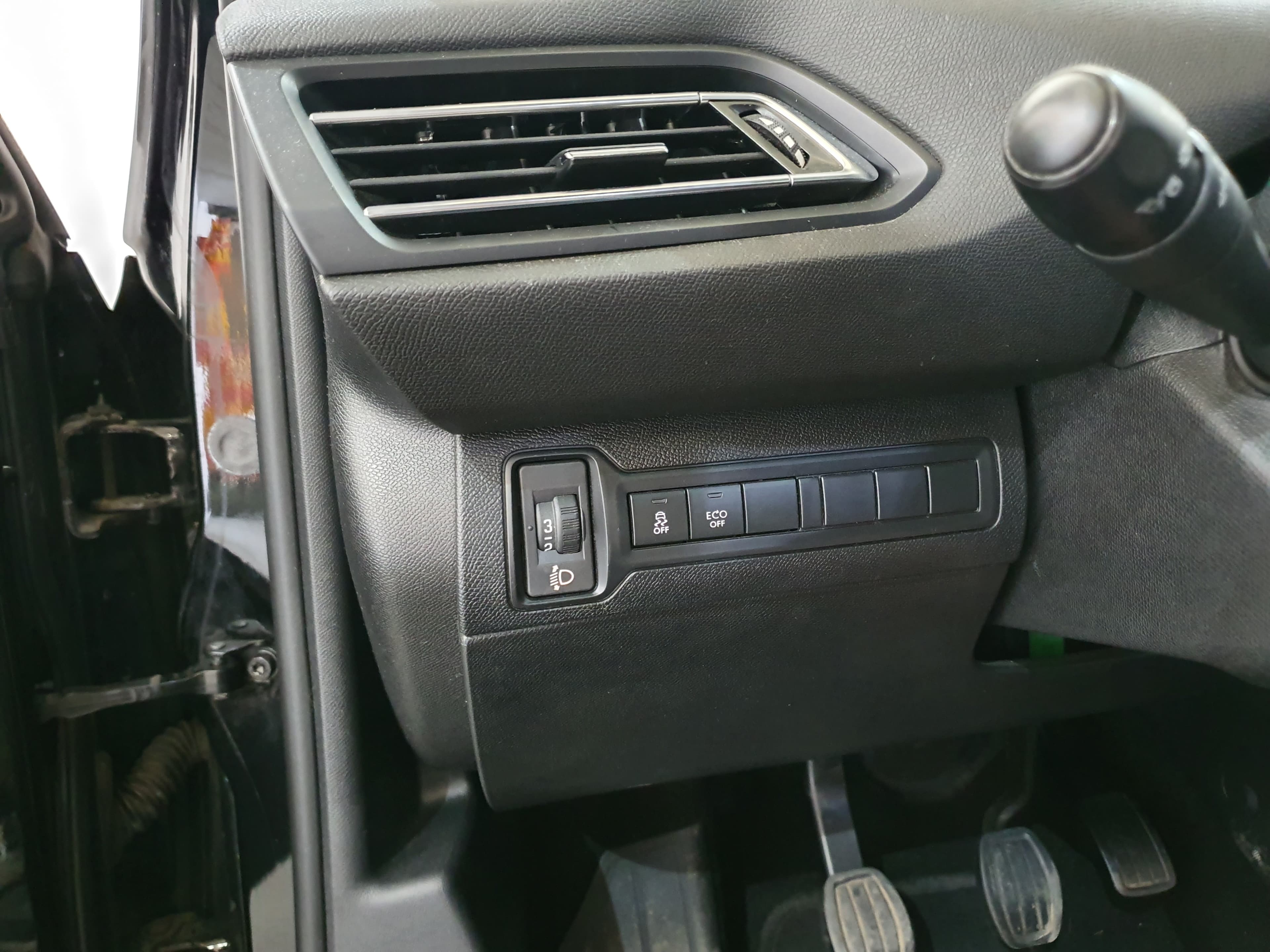 Peugeot 308 1.6 Blue HDI · Ano 2016 — imagen 44
