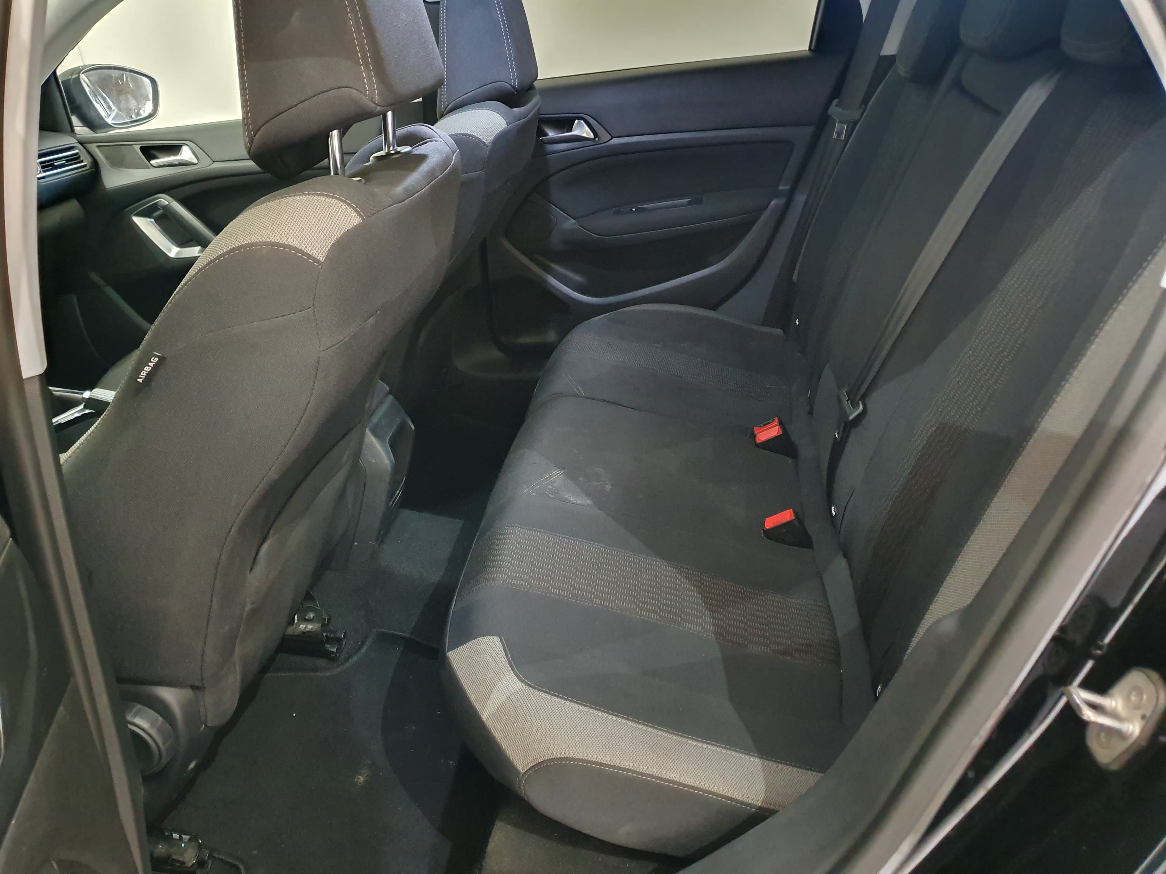 Peugeot 308 1.6 Blue HDI · Ano 2016 — imagen 27