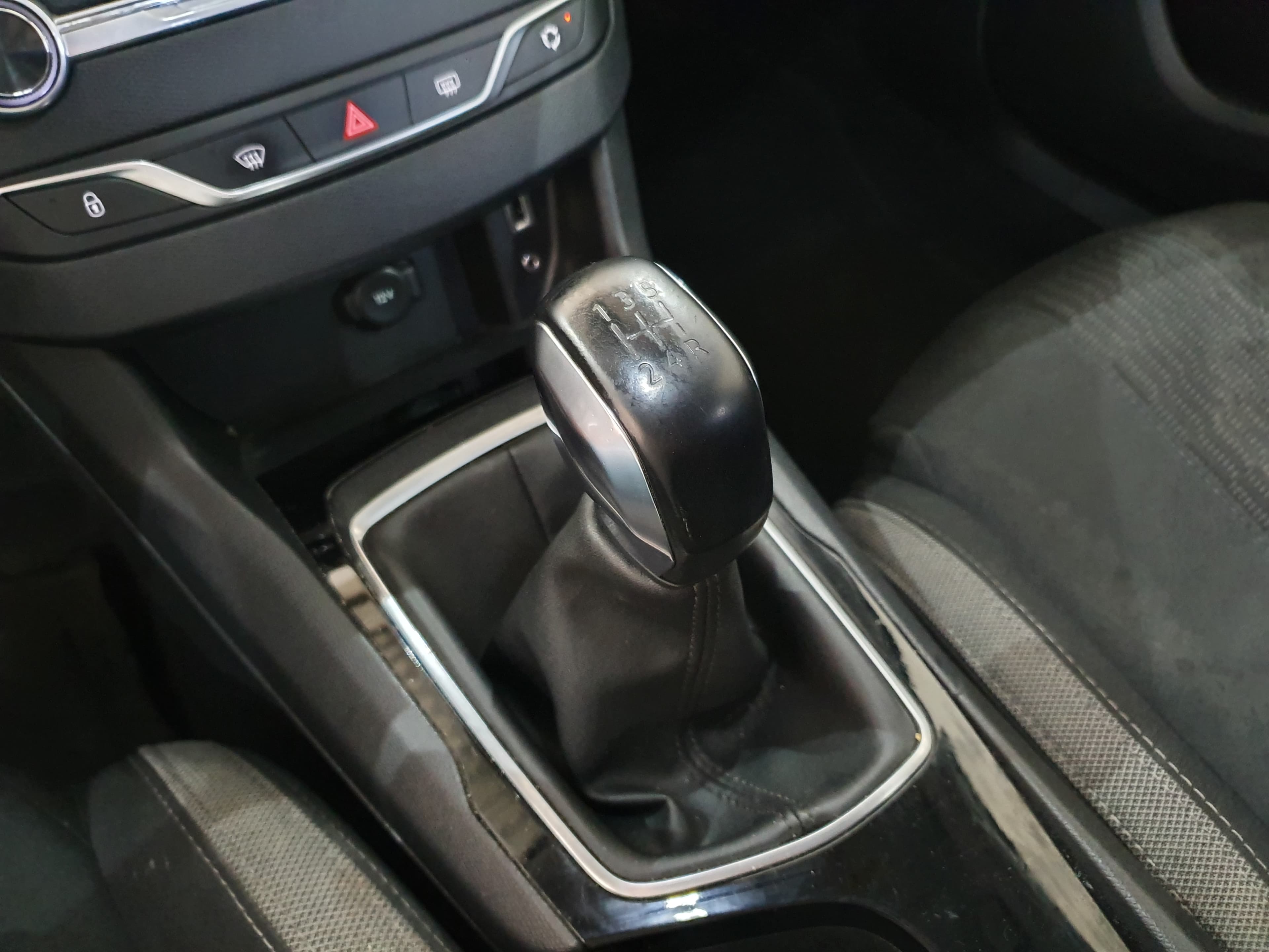 Peugeot 308 1.6 Blue HDI · Ano 2016 — imagen 41