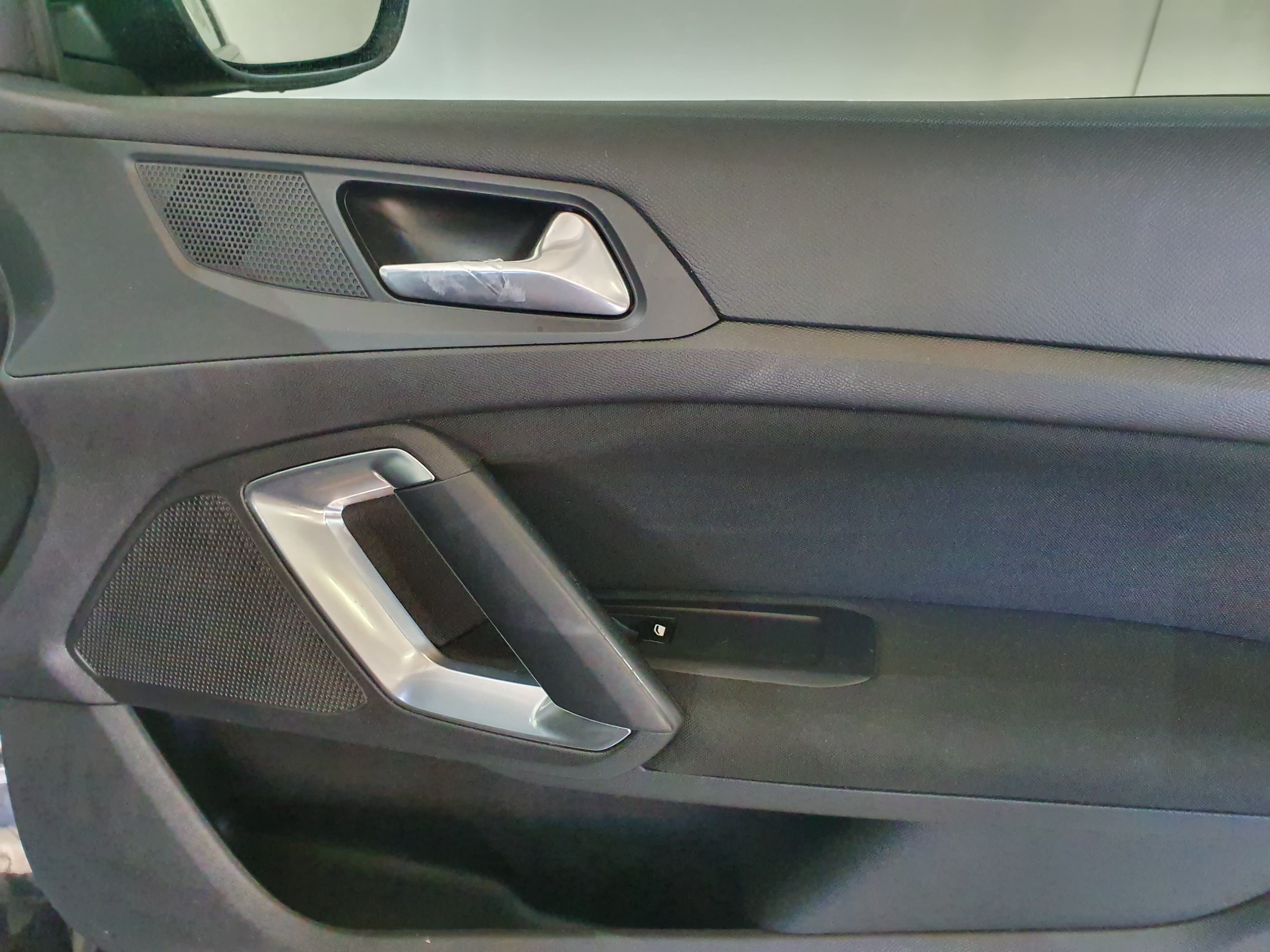 Peugeot 308 1.6 Blue HDI · Ano 2016 — imagen 25