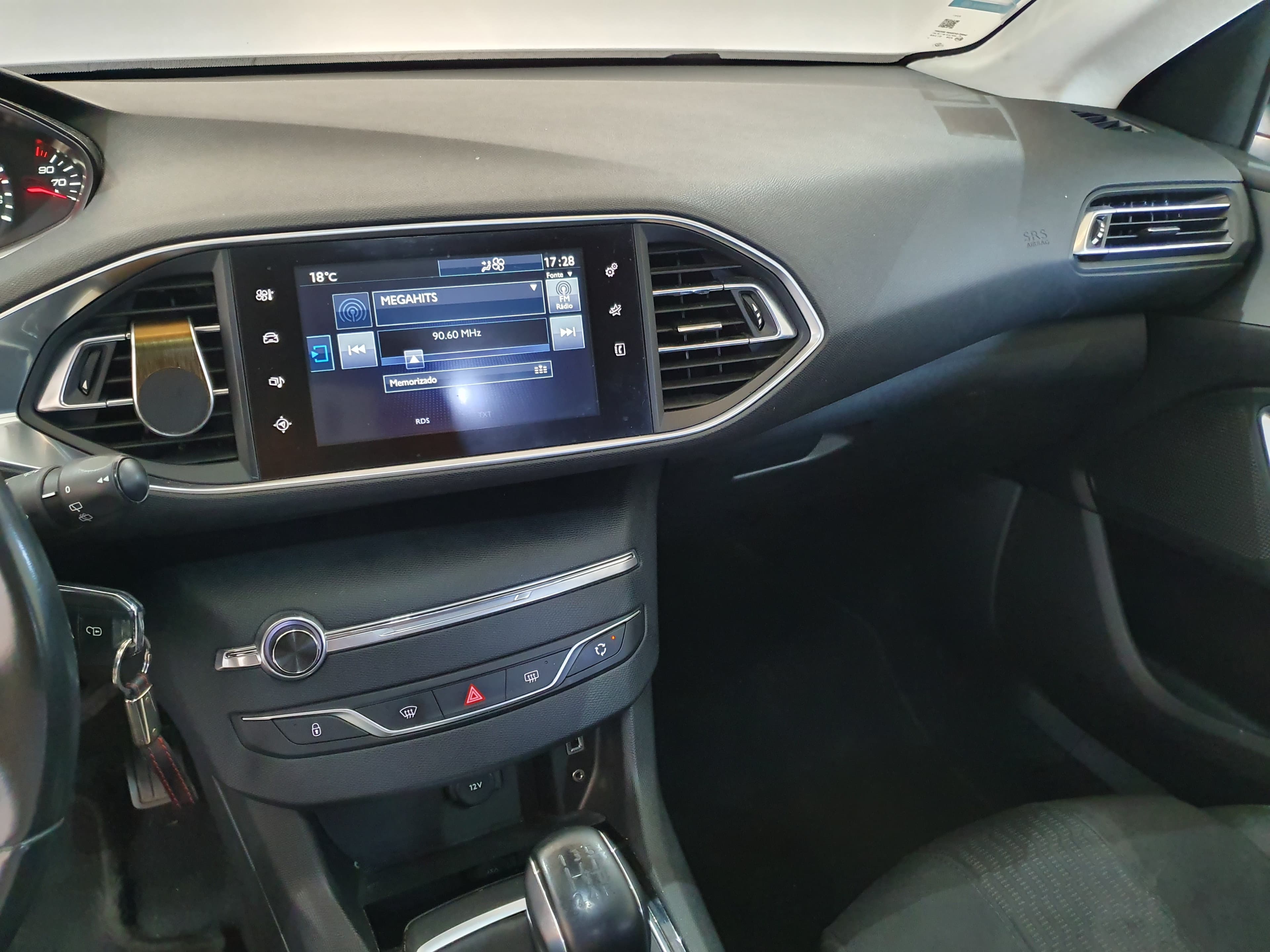 Peugeot 308 1.6 Blue HDI · Ano 2016 — imagen 33