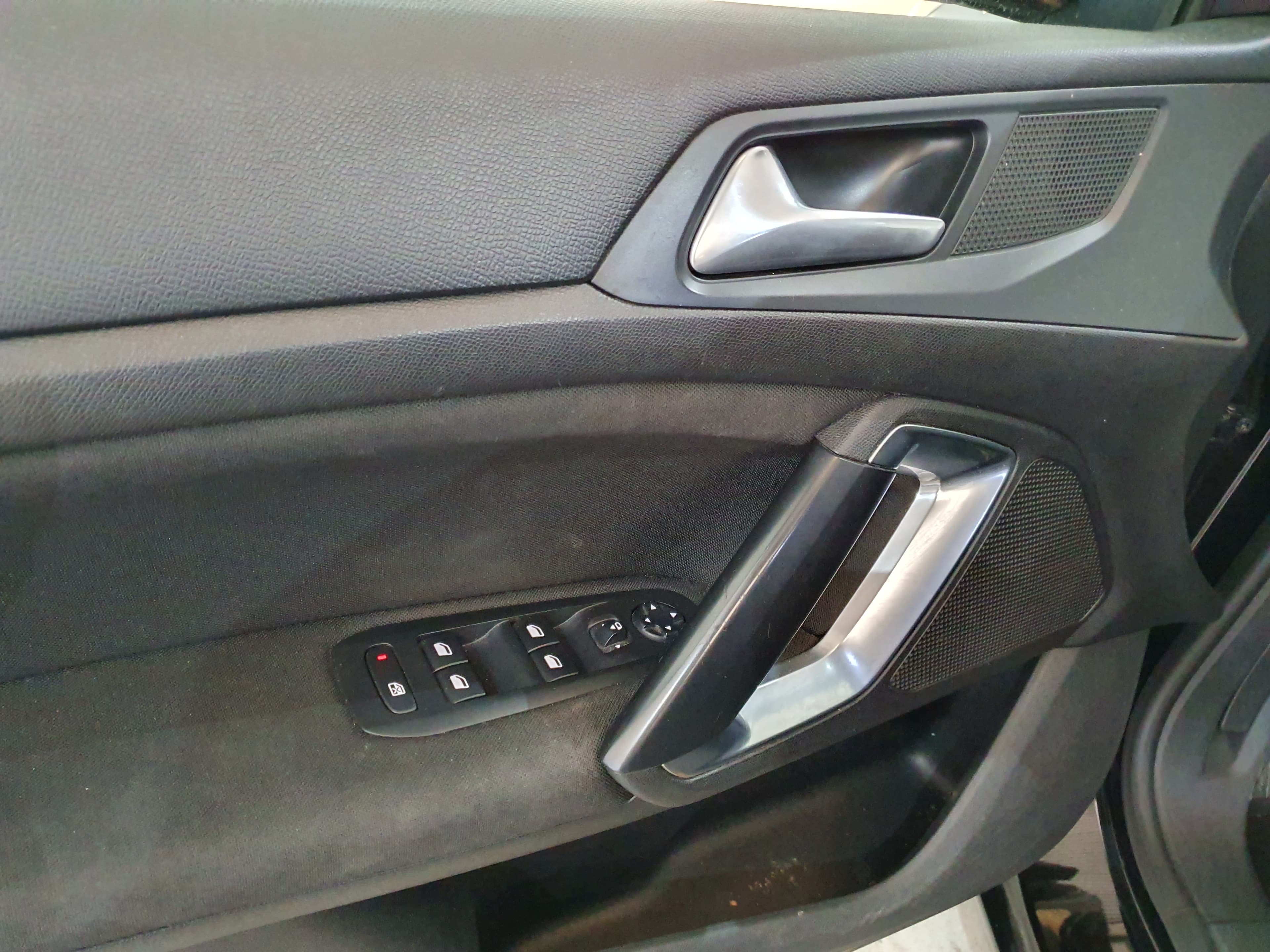 Peugeot 308 1.6 Blue HDI · Ano 2016 — imagen 29