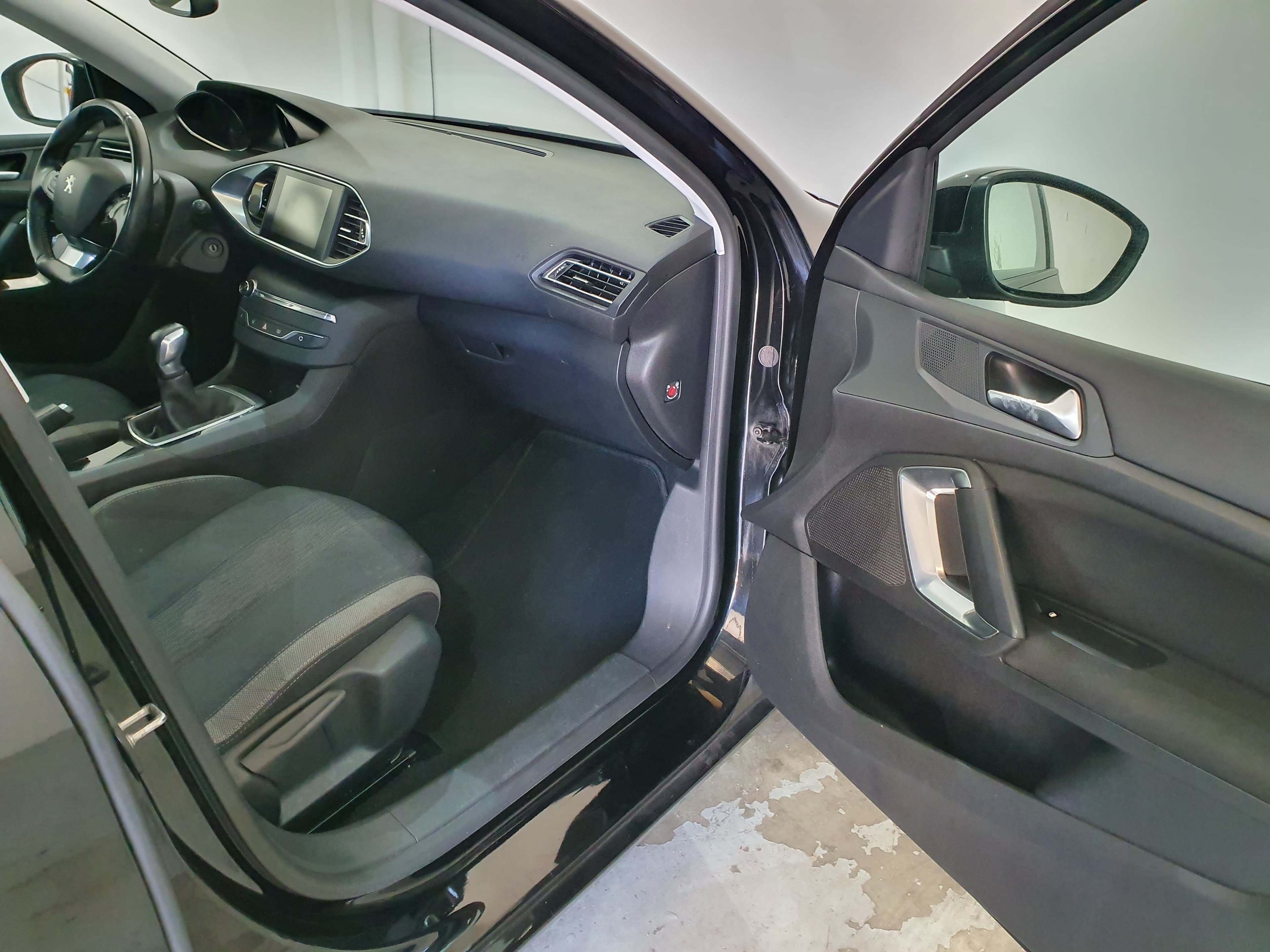 Peugeot 308 1.6 Blue HDI · Ano 2016 — imagen 24