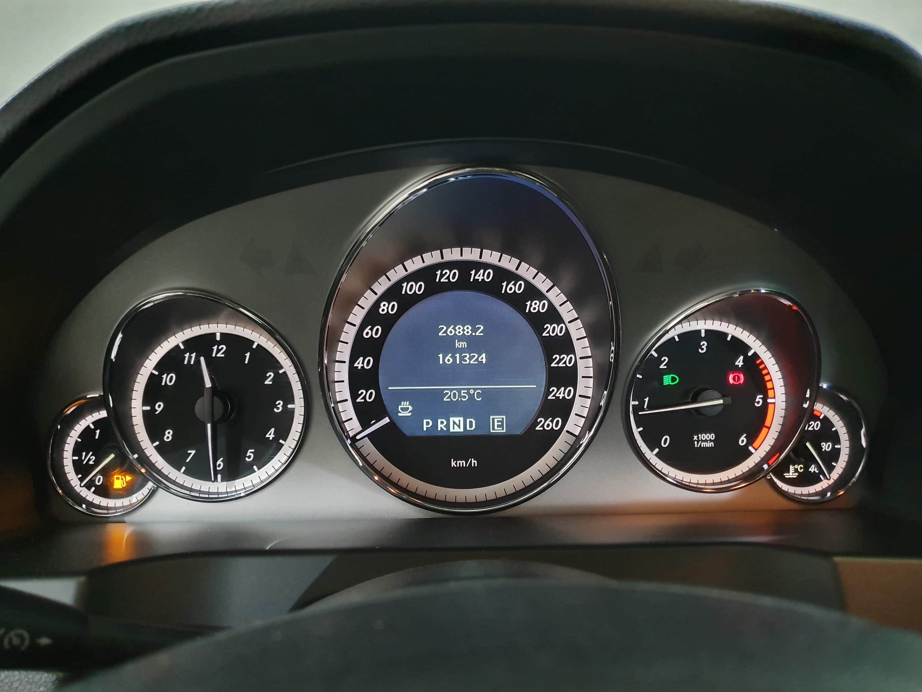 Mercedes-Benz E250 · Ano 2011 — imagem 40