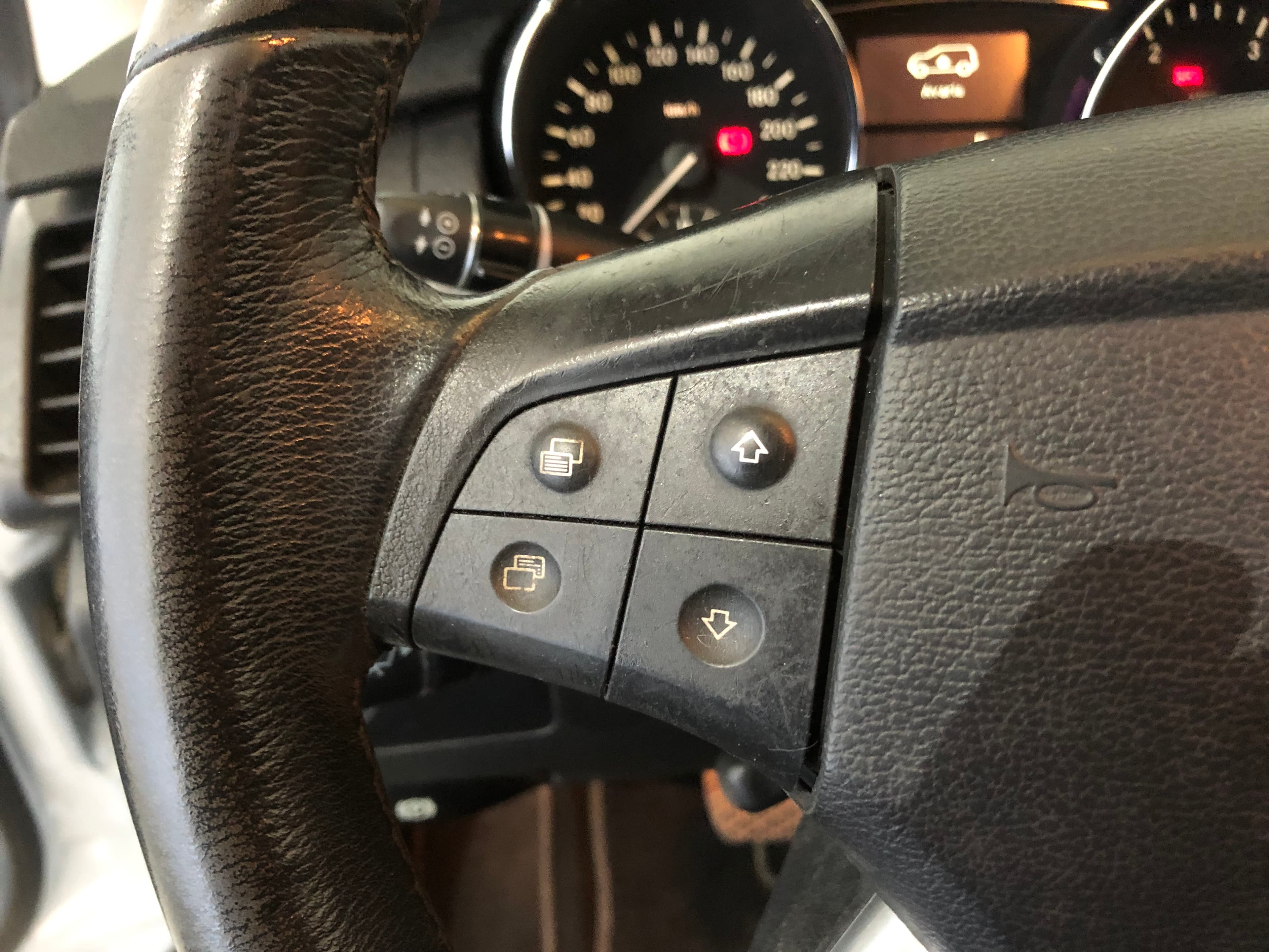 Mercedes-Benz R320 CDI 4-Matic · Ano 2008 — imagem 41