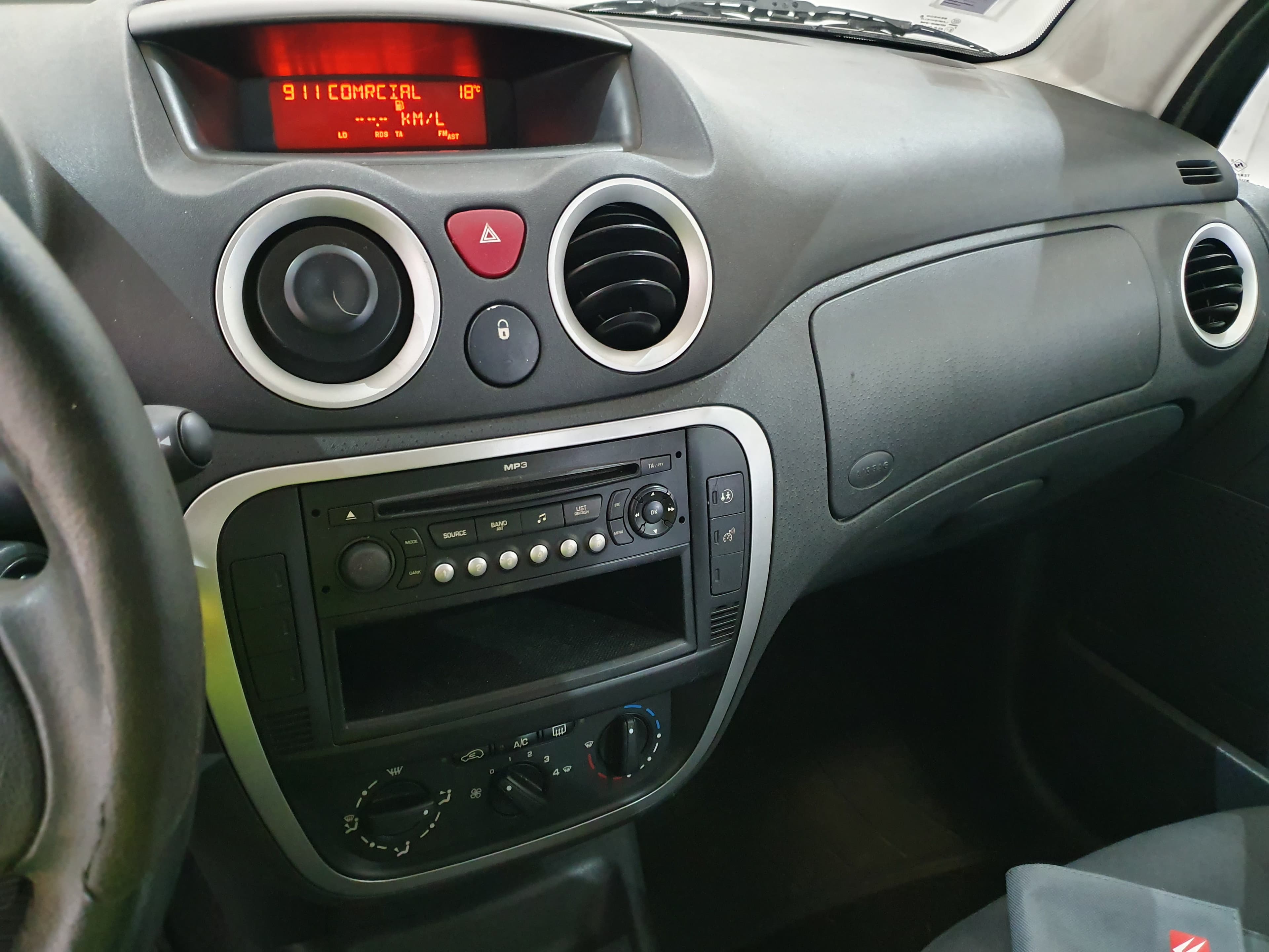 Citroën C3 · Ano 2007 — imagen 36
