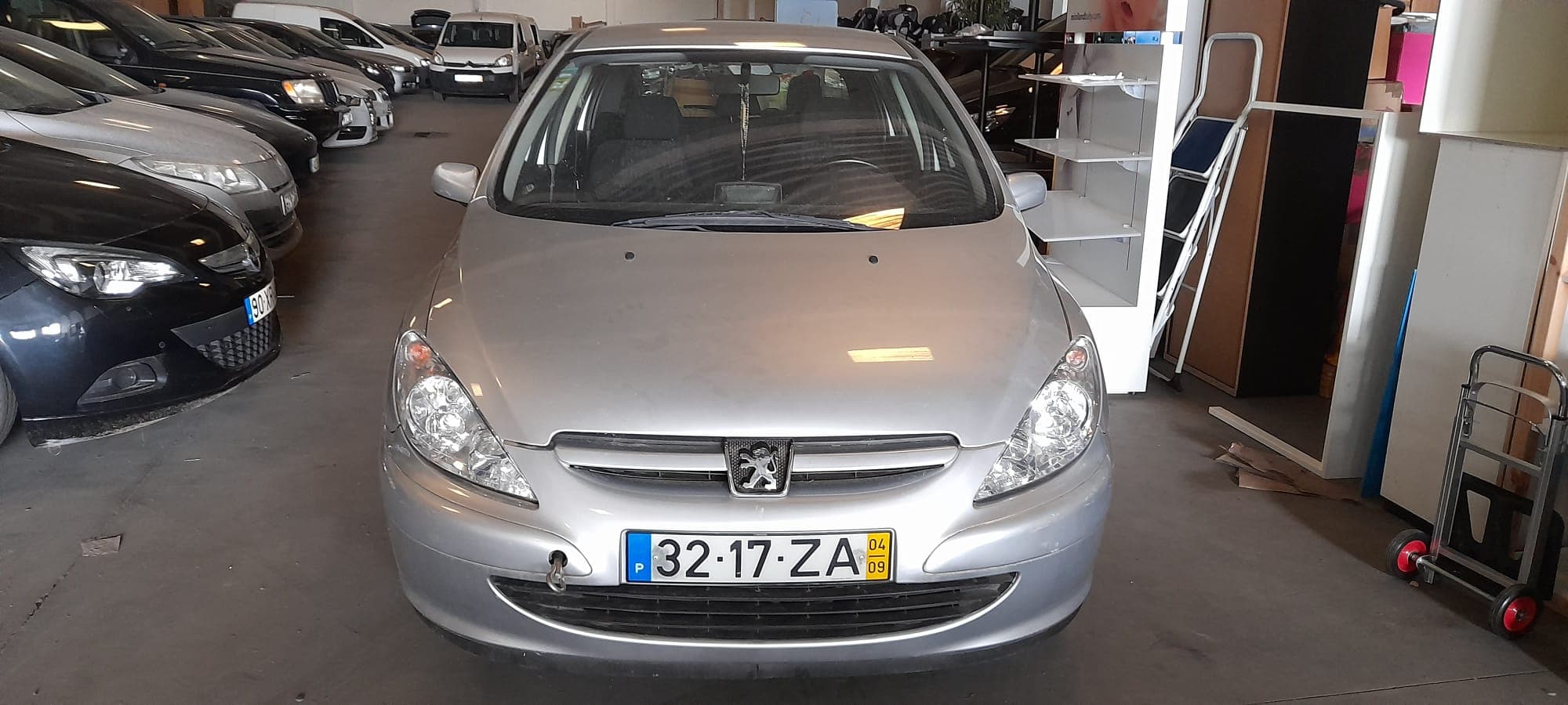 Peugeot 307 · Ano 2004 — image 1
