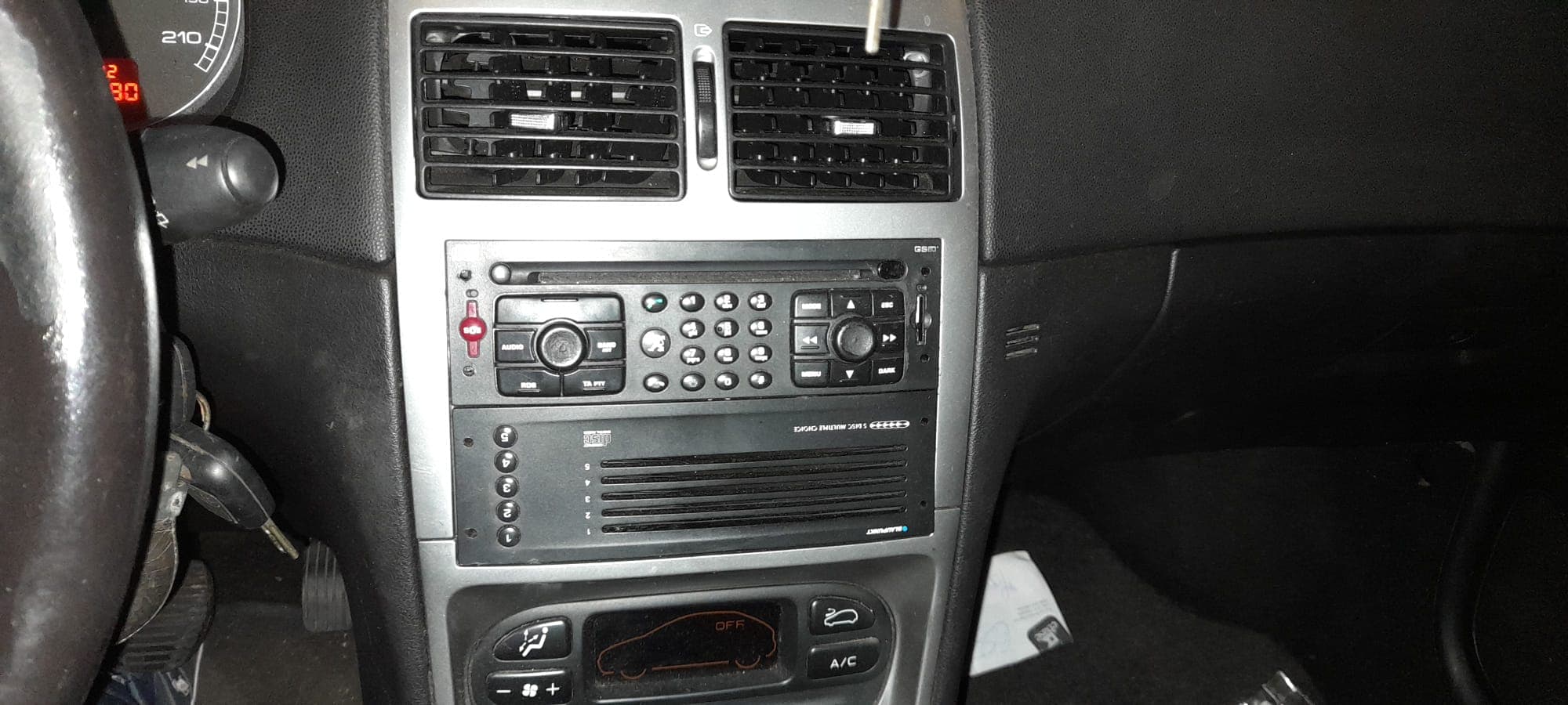 Peugeot 307 · Ano 2004 — image 21
