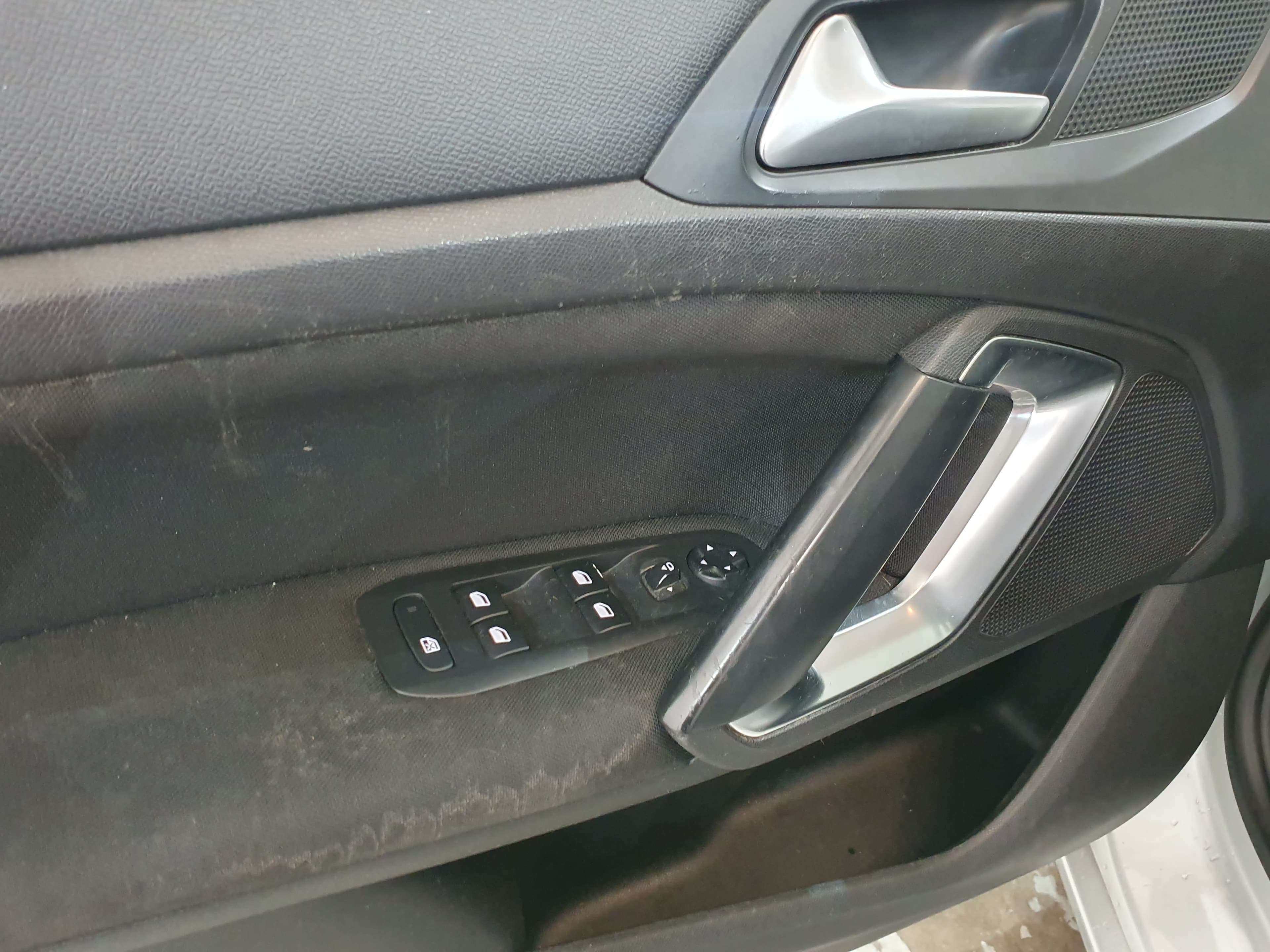 Peugeot 308 SW · Ano 2014 — imagem 30