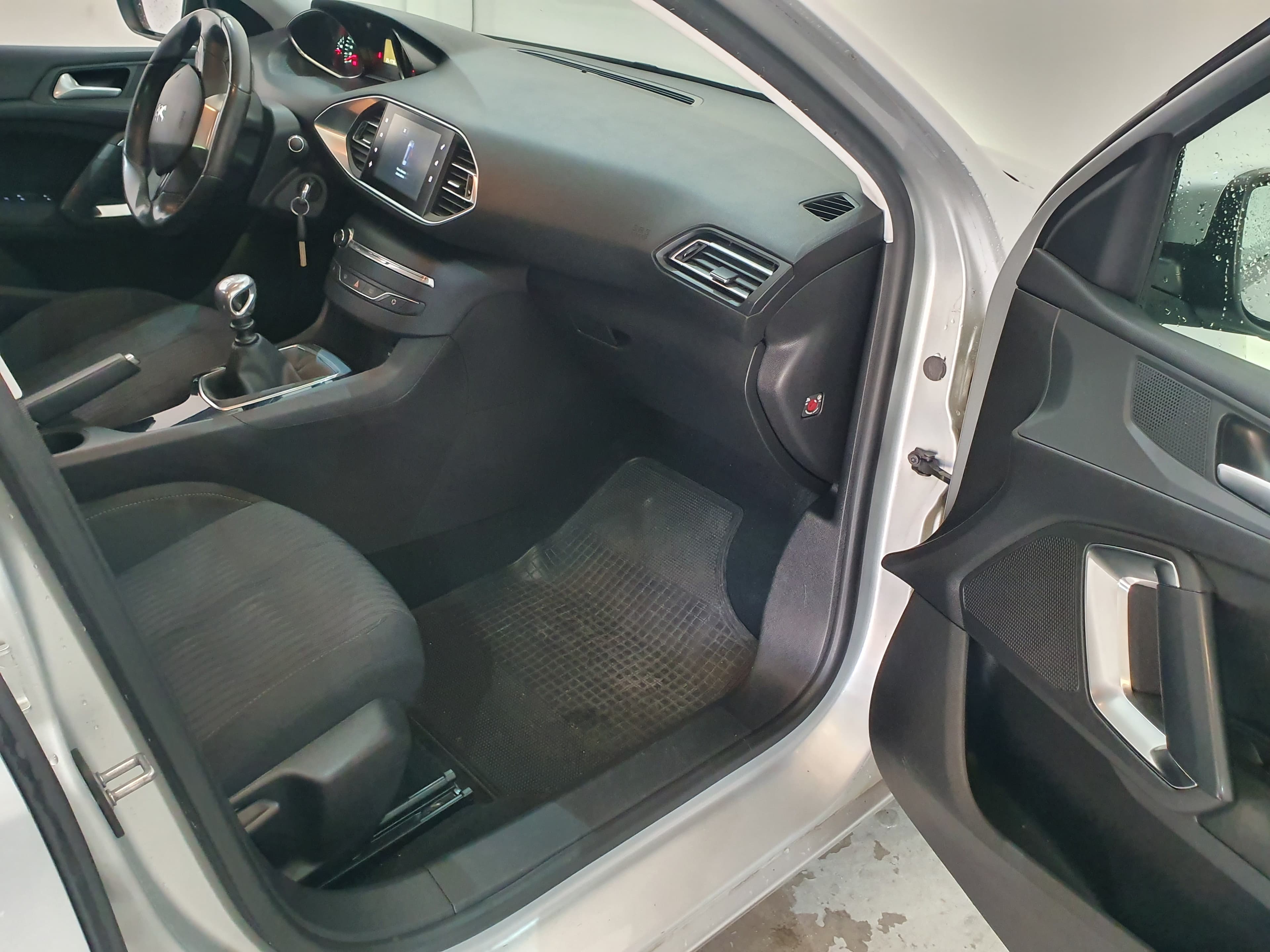 Peugeot 308 SW · Ano 2014 — imagem 23