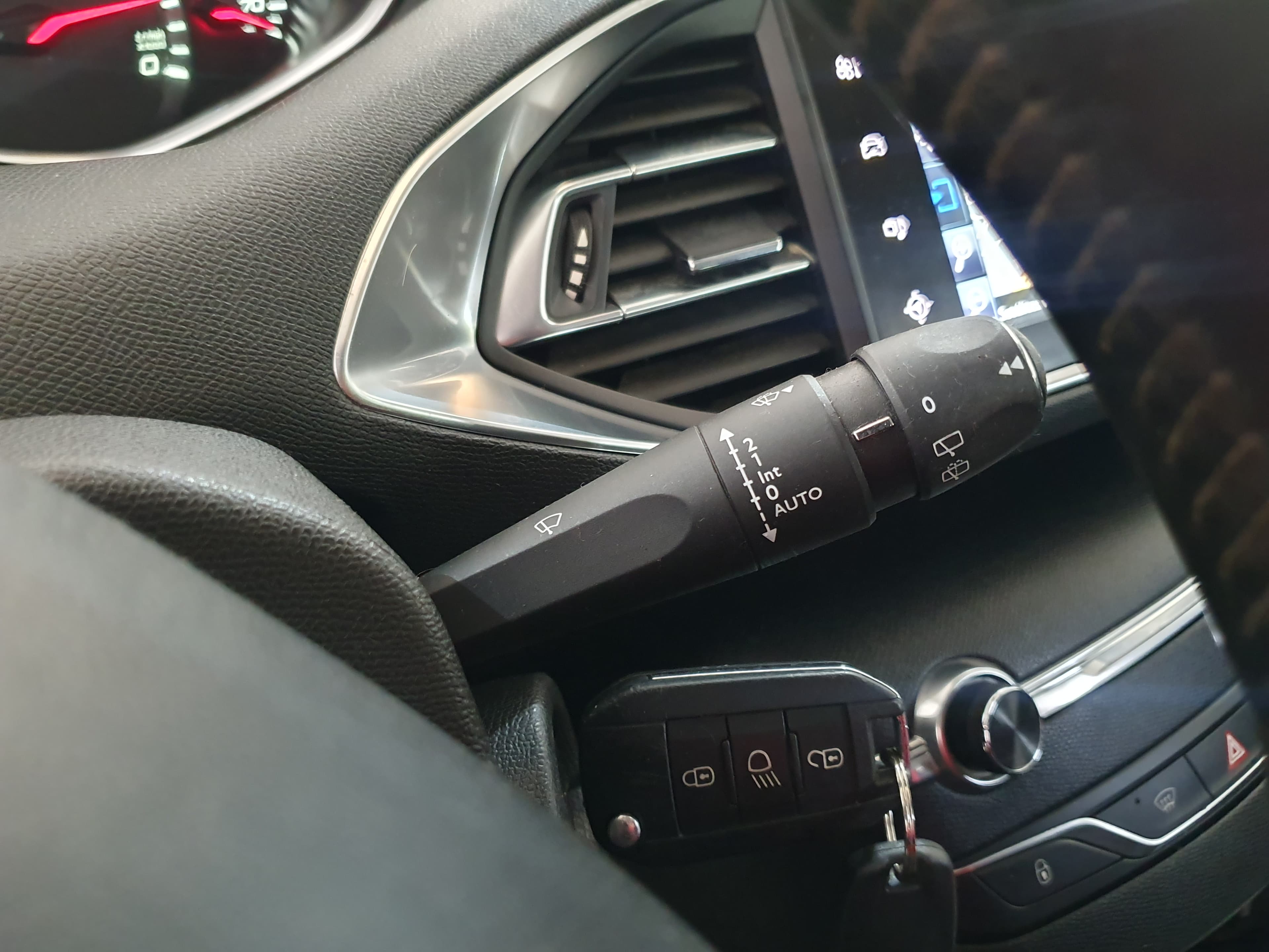 Peugeot 308 SW · Ano 2014 — imagem 38