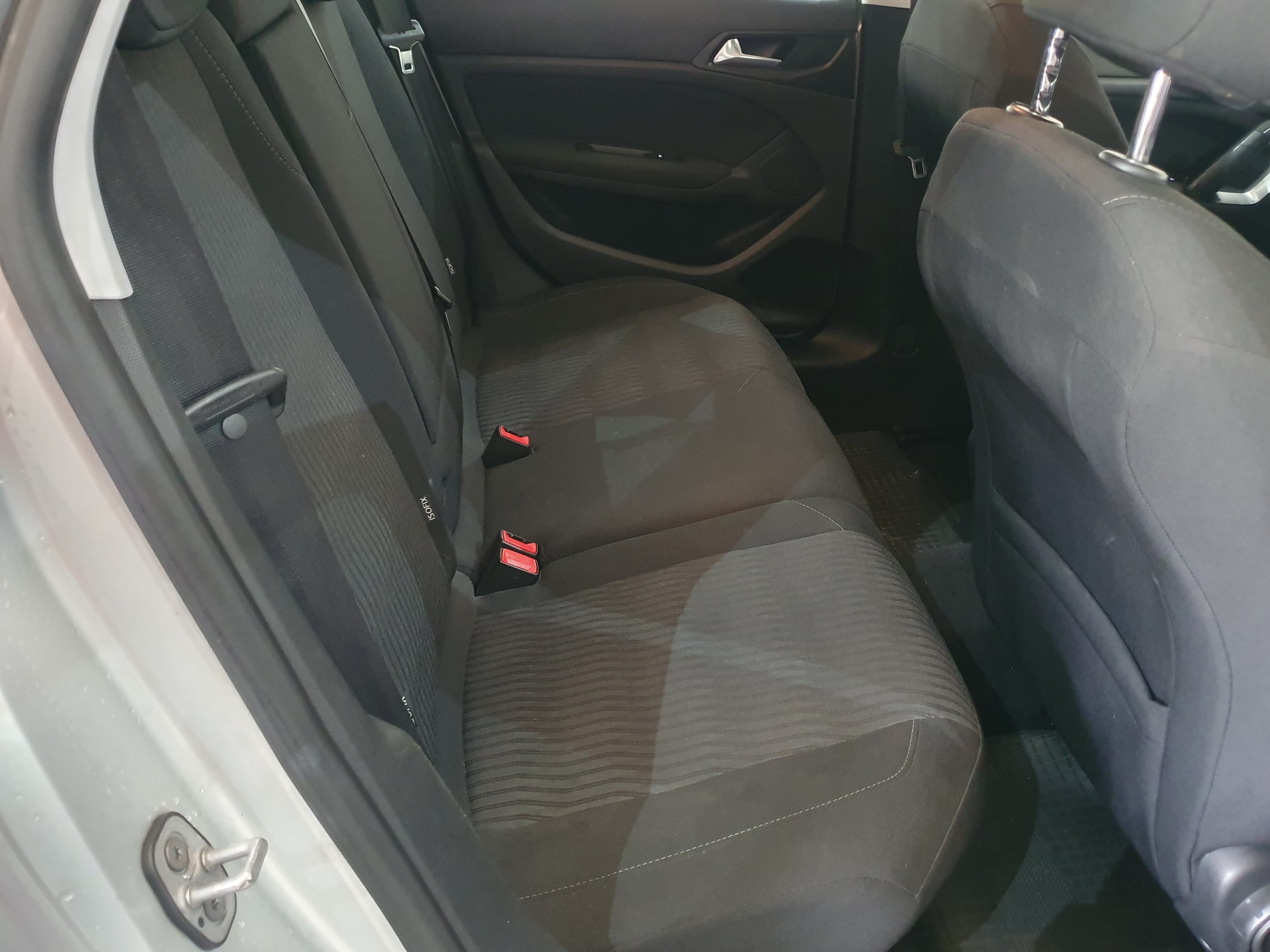 Peugeot 308 SW · Ano 2014 — imagem 22