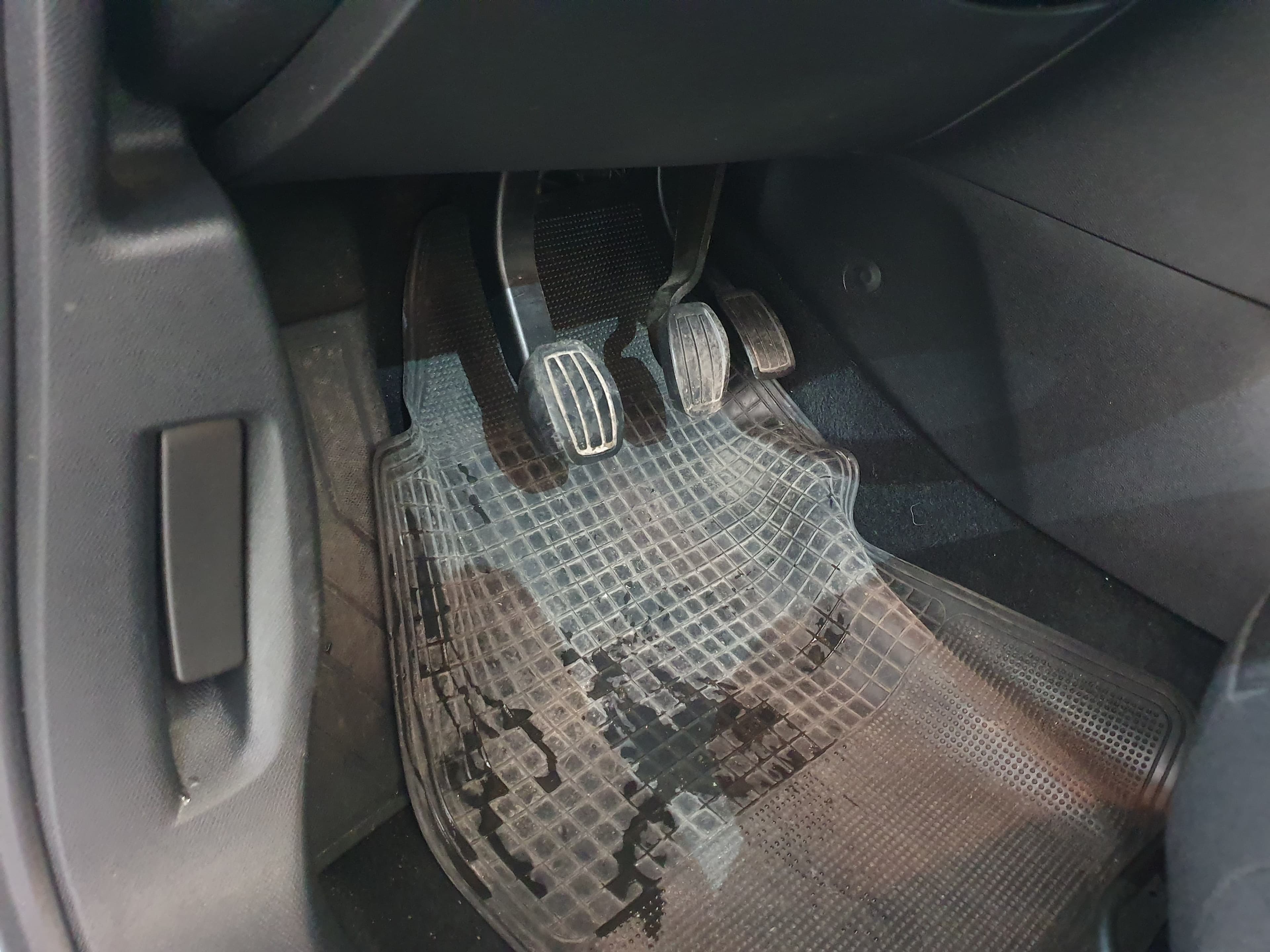 Peugeot 308 SW · Ano 2014 — imagem 31