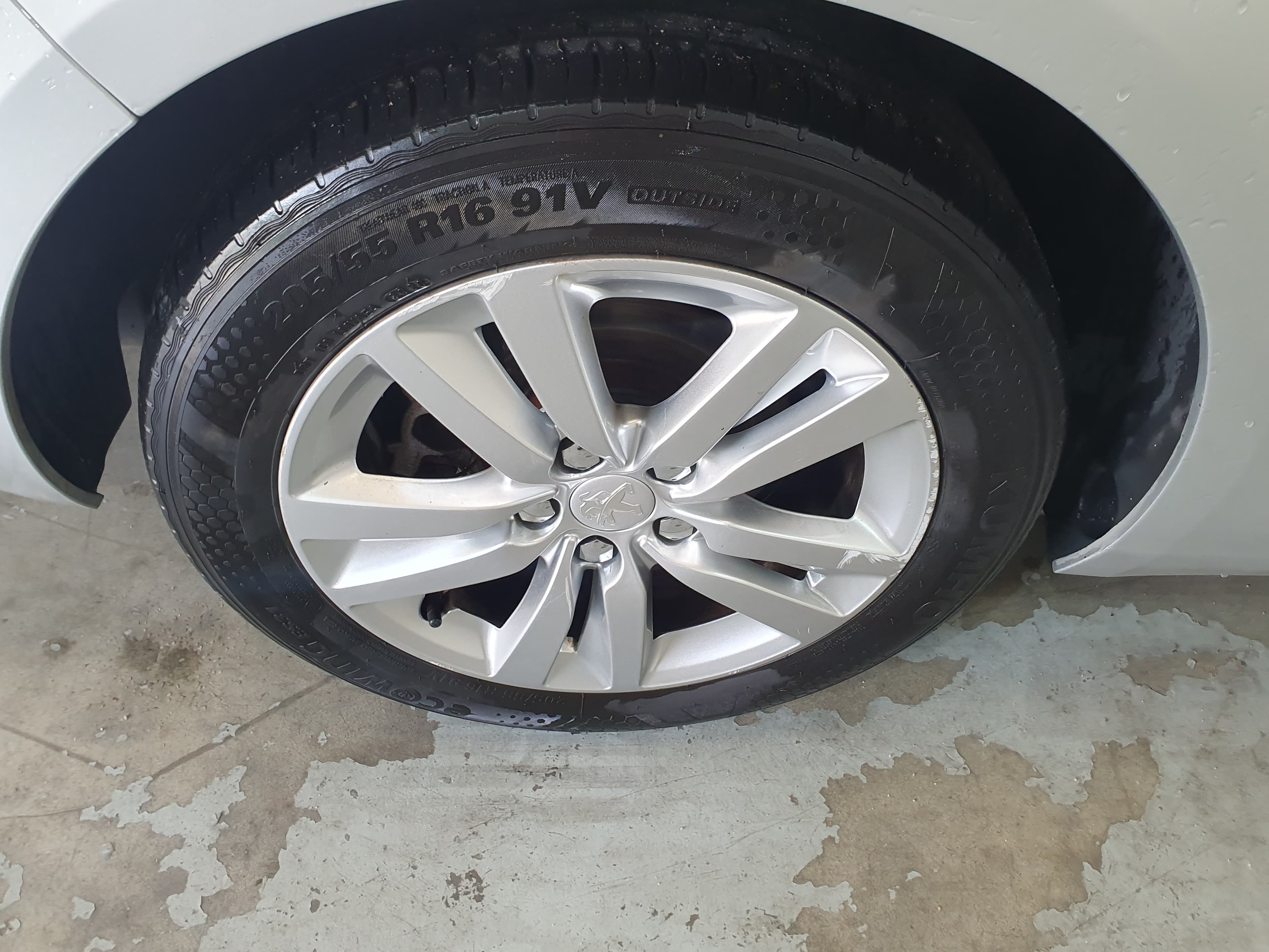 Peugeot 308 SW · Ano 2014 — imagem 18